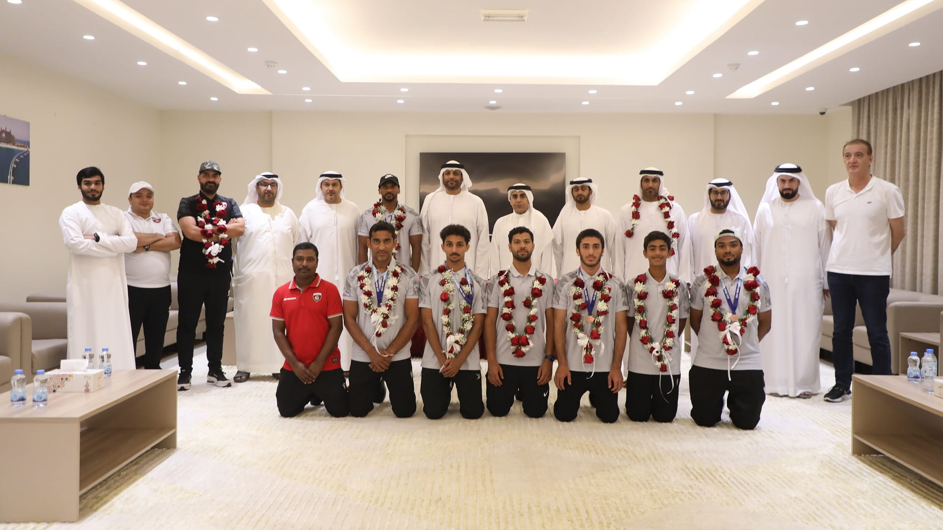 صورة بعنوان: مجلس الشارقة الرياضي ونادي الحمرية يكرمان فريق التجديف  