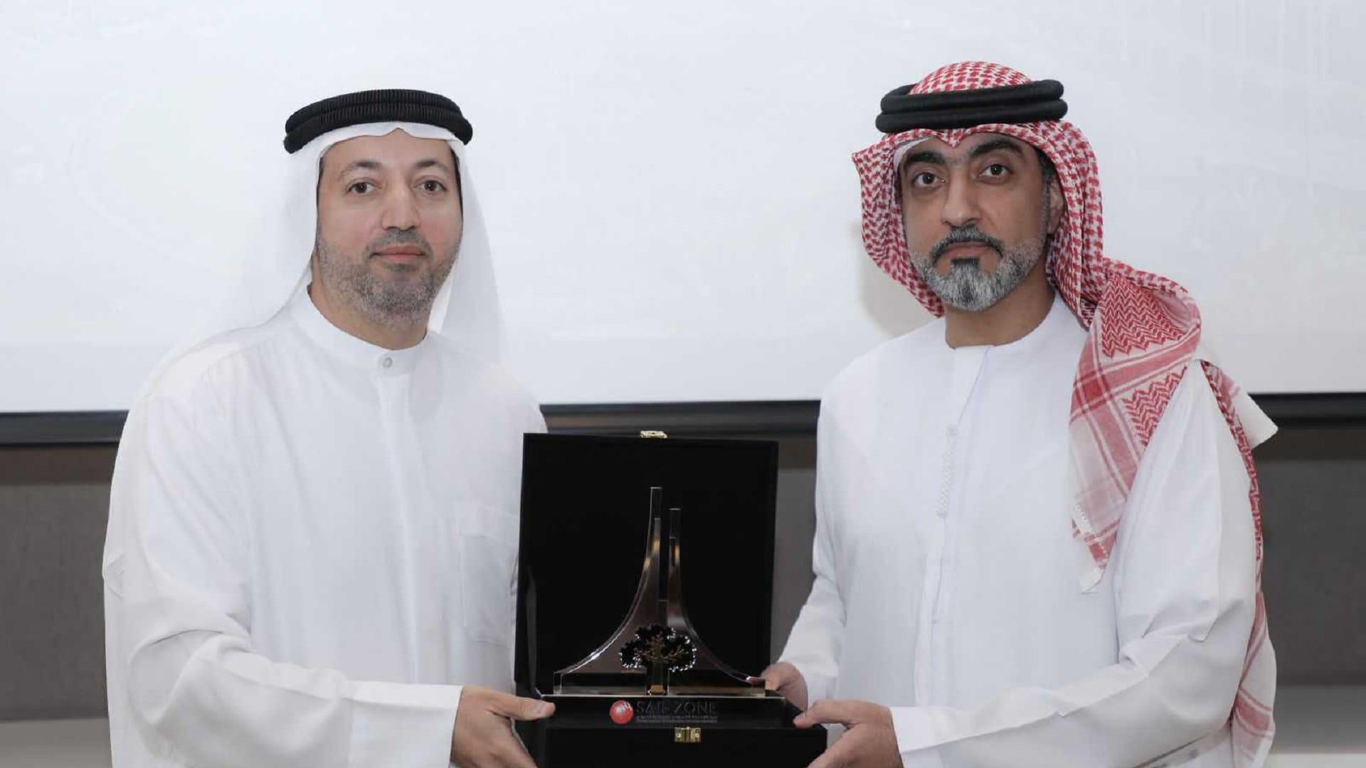 صورة بعنوان: "اقتصادية الشارقة" تعزز التواصل مع القطاع الصناعي بالإمارة 