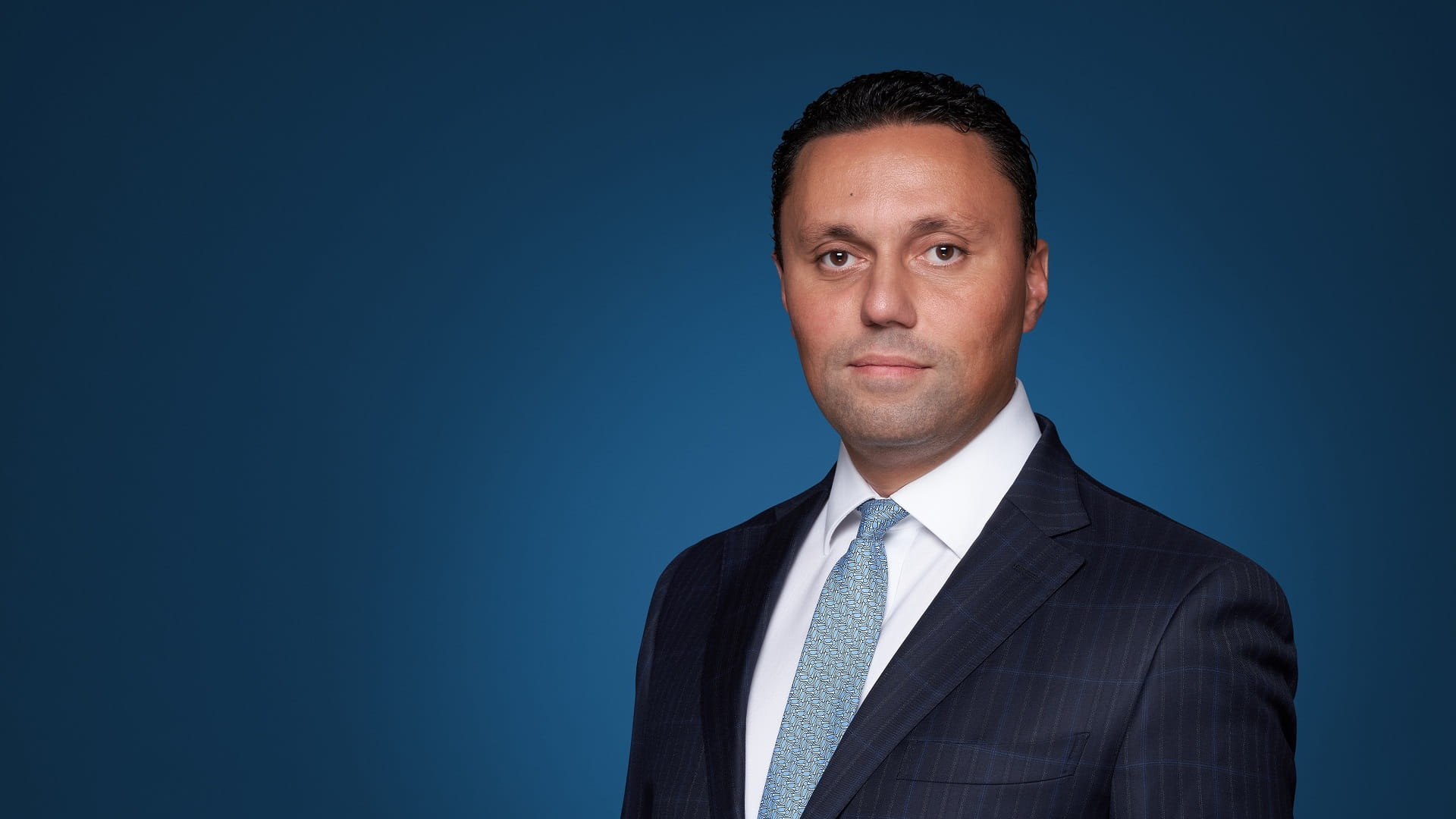 صورة بعنوان: بنك الشارقة يُعين رئيساً تنفيذياً جديداً 