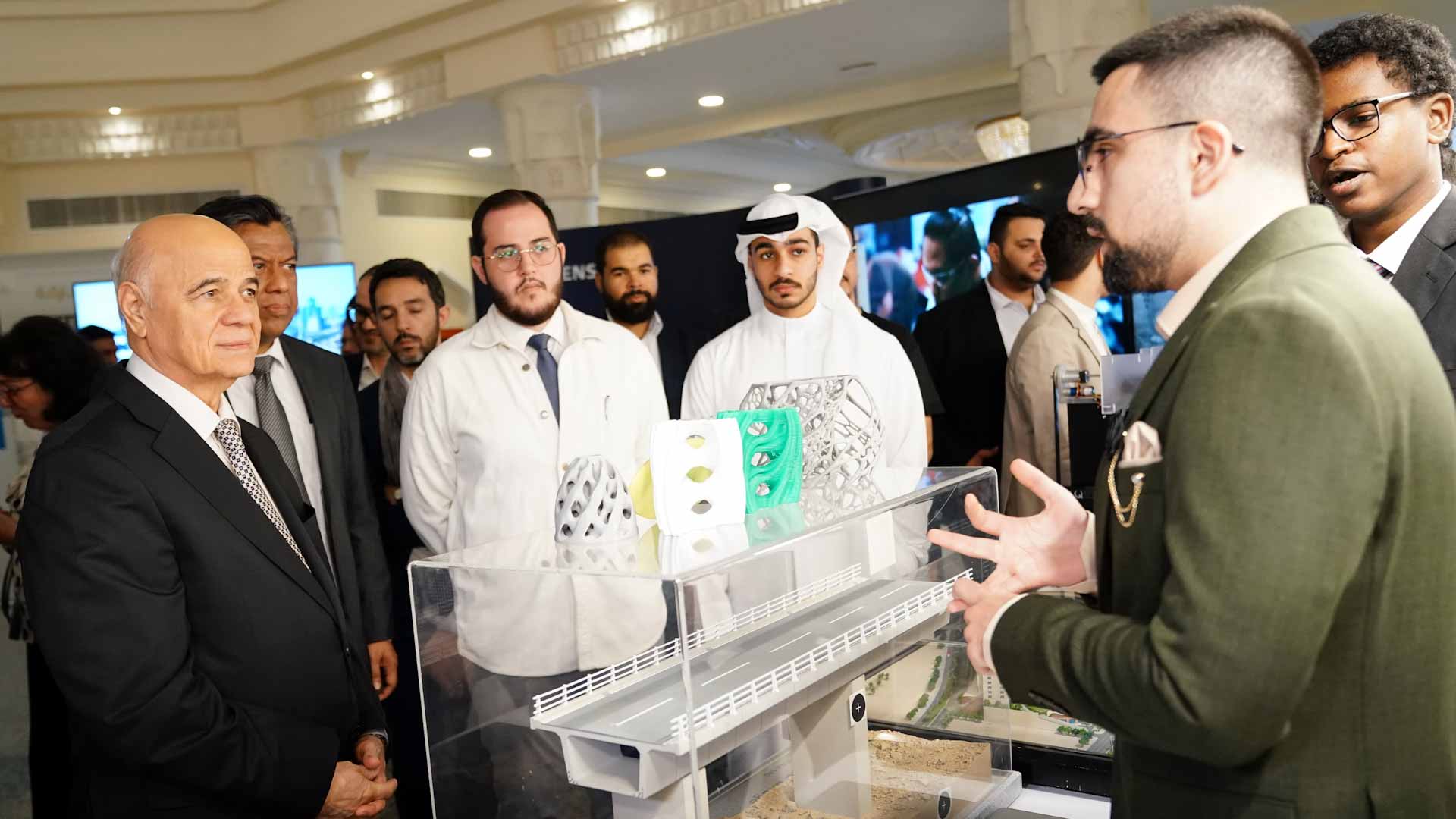 صورة بعنوان: جامعة الشارقة تنظم معرضاً لمشاريع تخرج طلبة كلية الهندسة 