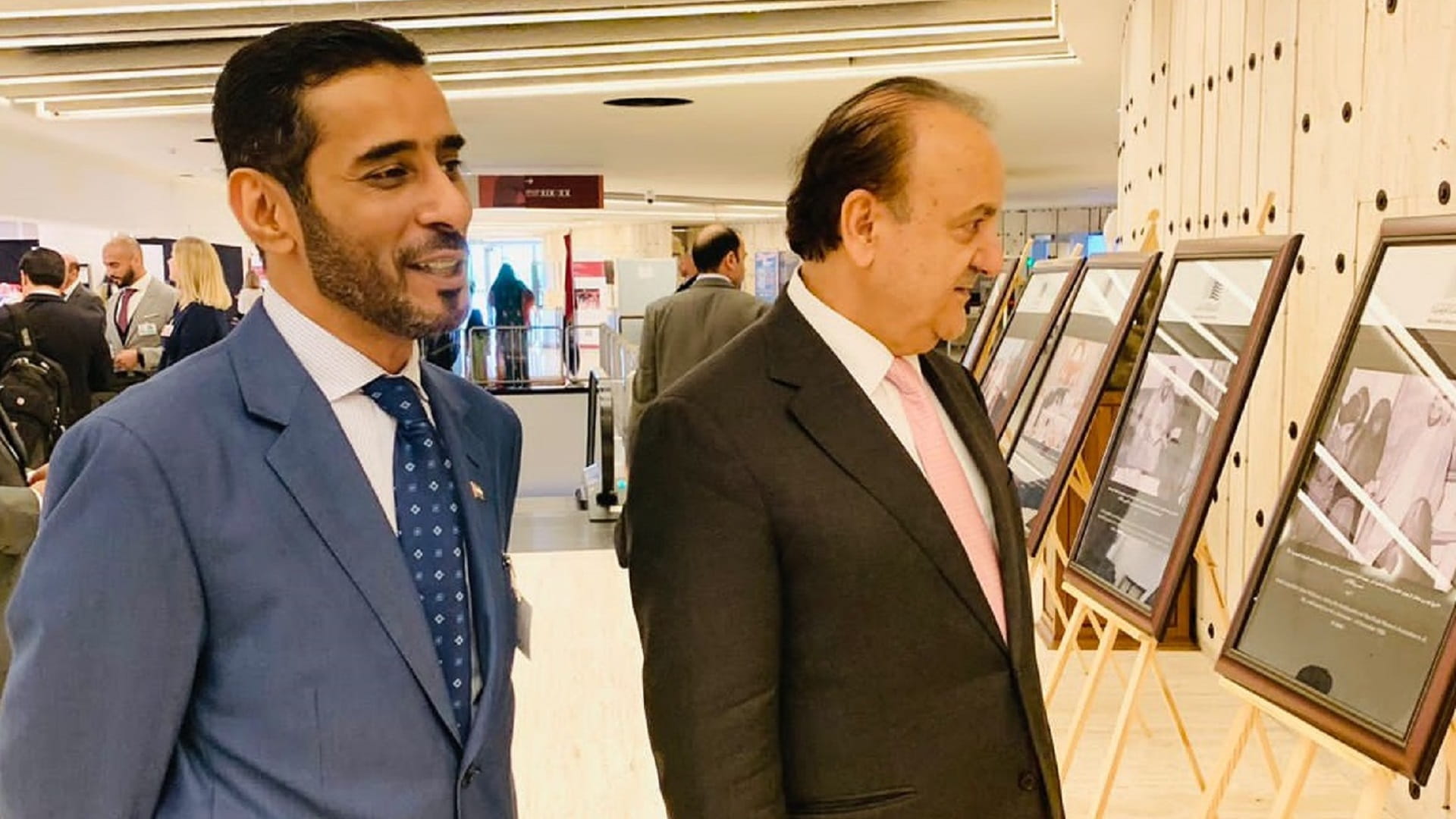 صورة بعنوان: الأرشيف والمكتبة الوطنية يوثق دور المرأة الإماراتية بمعرض في جنيف 