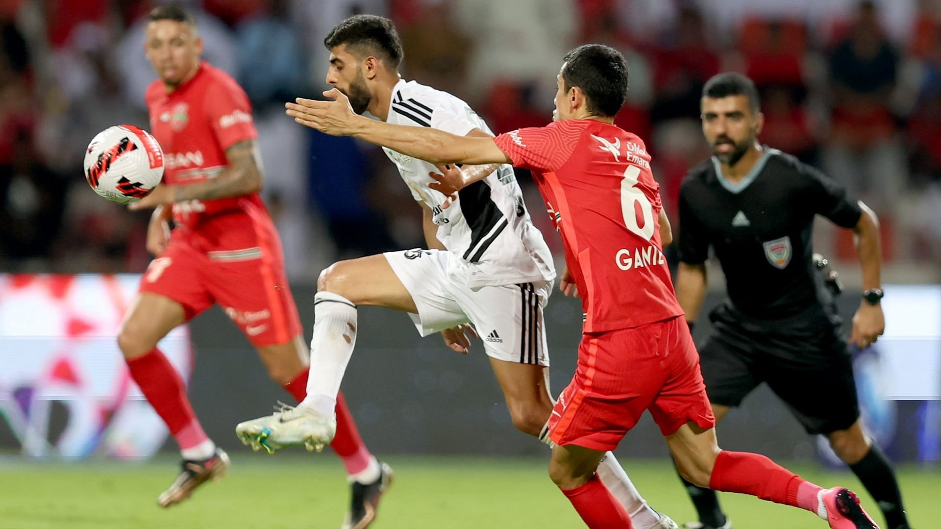 صورة بعنوان: شباب الأهلي يفوز على عجمان بهدف ايجور جيسيوس بدوري أدنوك للمحترفين 