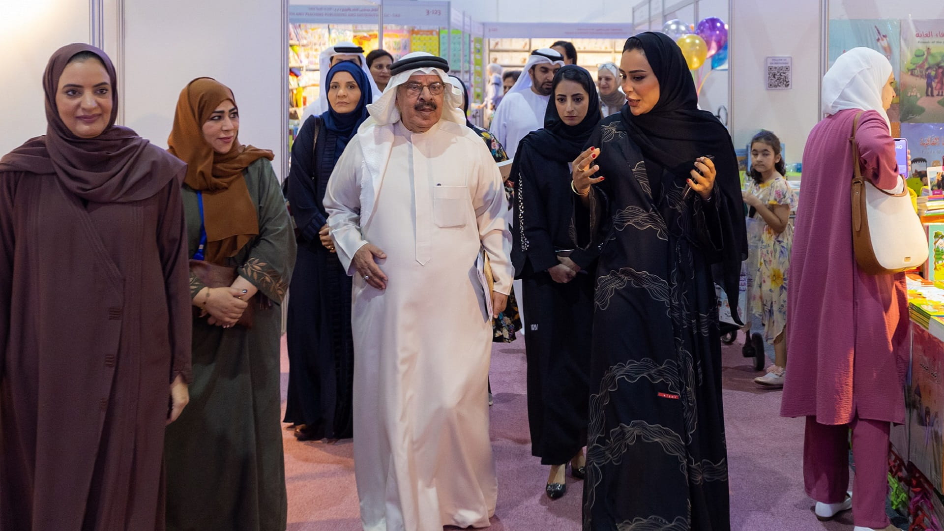 صورة بعنوان: "الشارقة القرائي" يستقبل الوفود المشاركة في "الدولي لكتب اليافعين" 