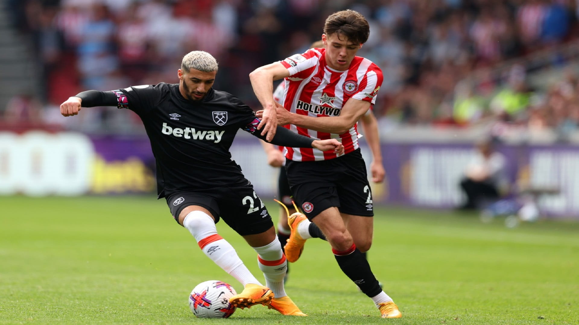 صورة بعنوان: برينتفورد يتخطى ويستهام في الدوري الإنجليزي الممتاز 