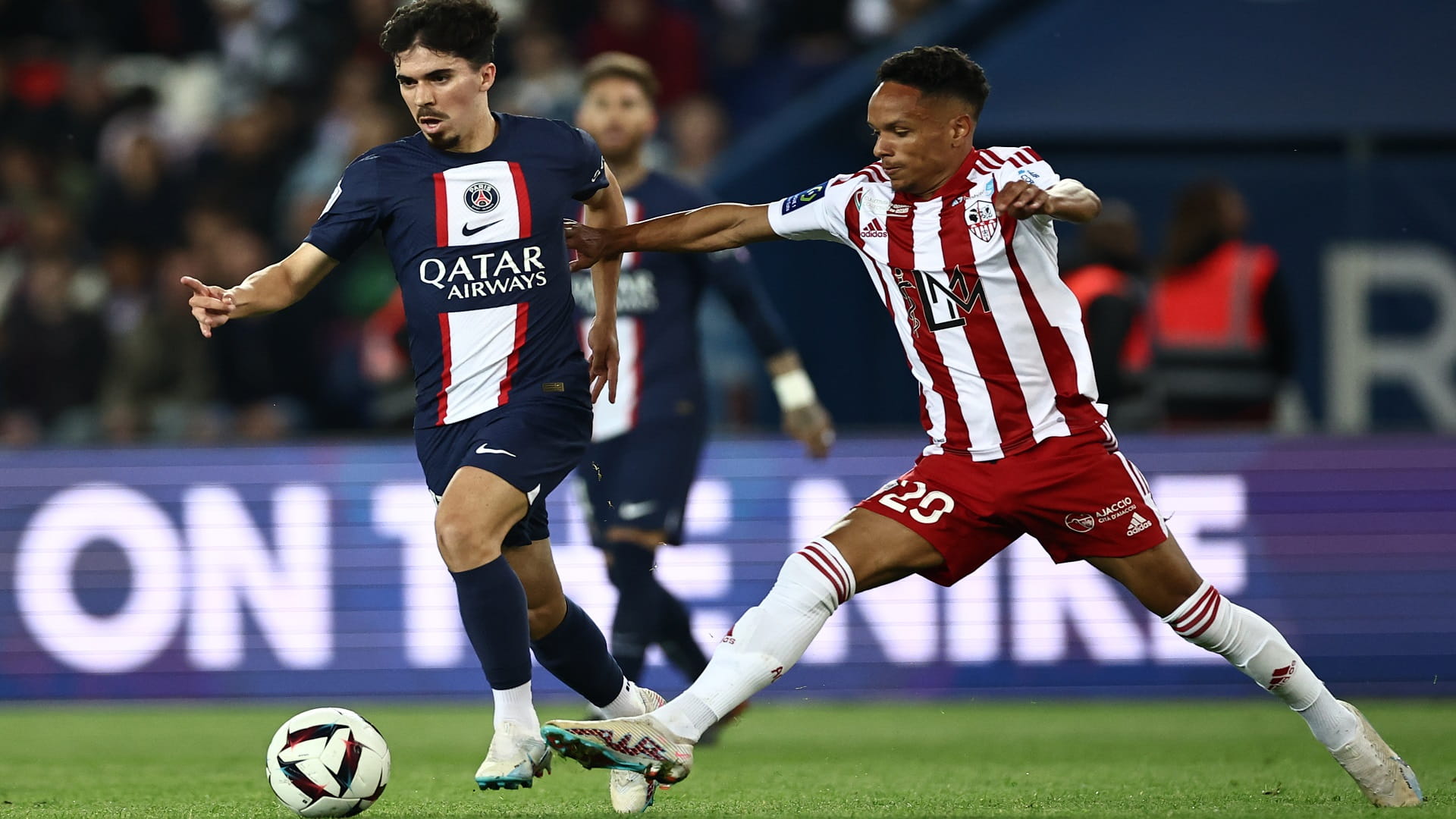 صورة بعنوان: باريس سان جيرمان يدنو من لقب الدوري الفرنسي 