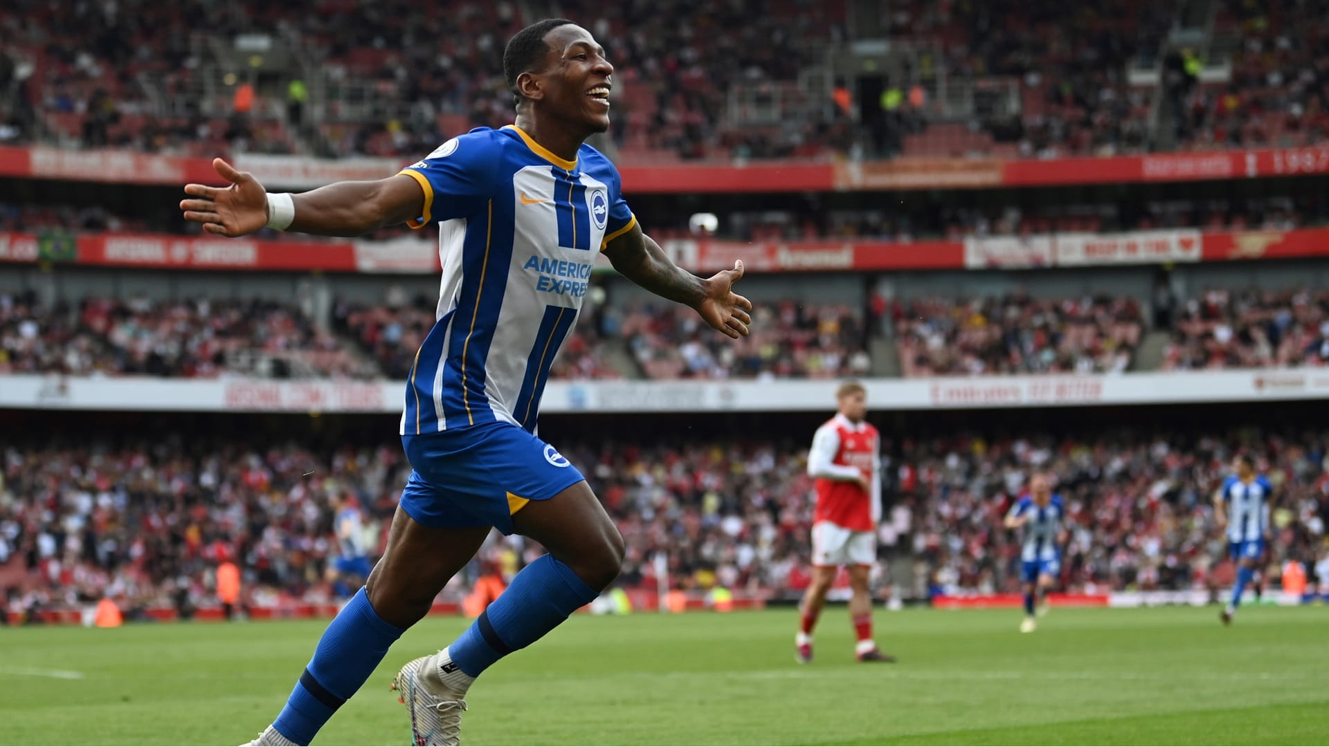 Image for the title: Arsenal title hopes crushed after defeat by Brighton 