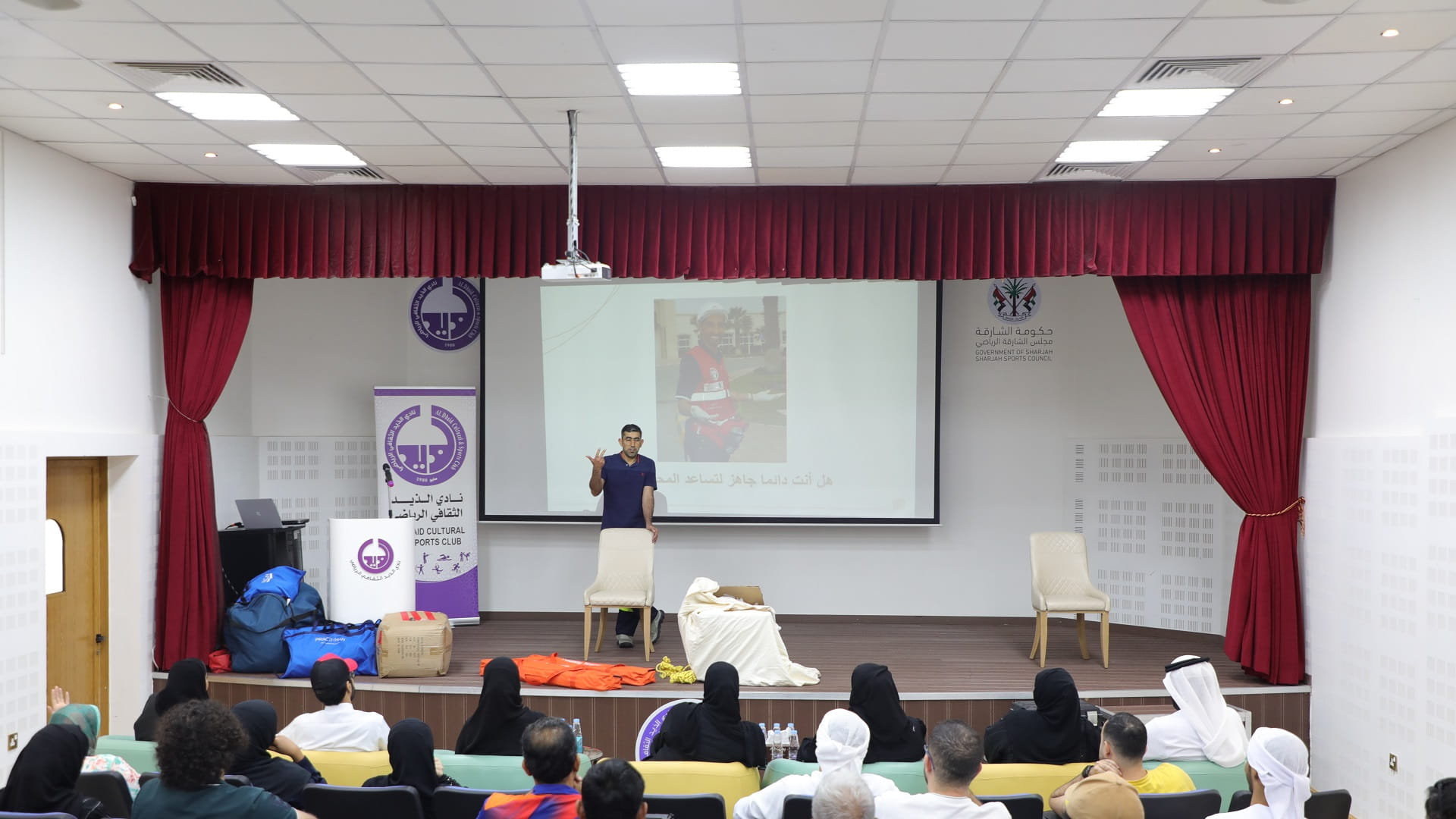 صورة بعنوان: 60 مشاركاً من "الذيد الرياضي" يجتازون دورة تأسيسية لحالات الطوارئ 