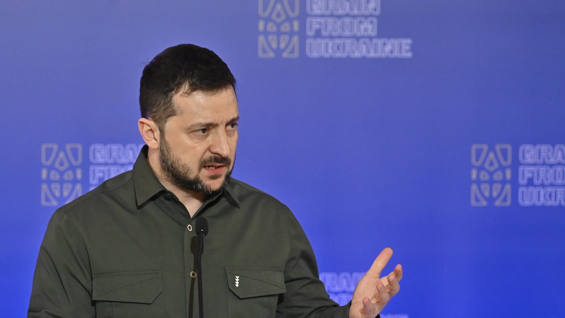 Image for the title: Zelensky reinforces arms pledges as EU rewards Ukraine conflict 