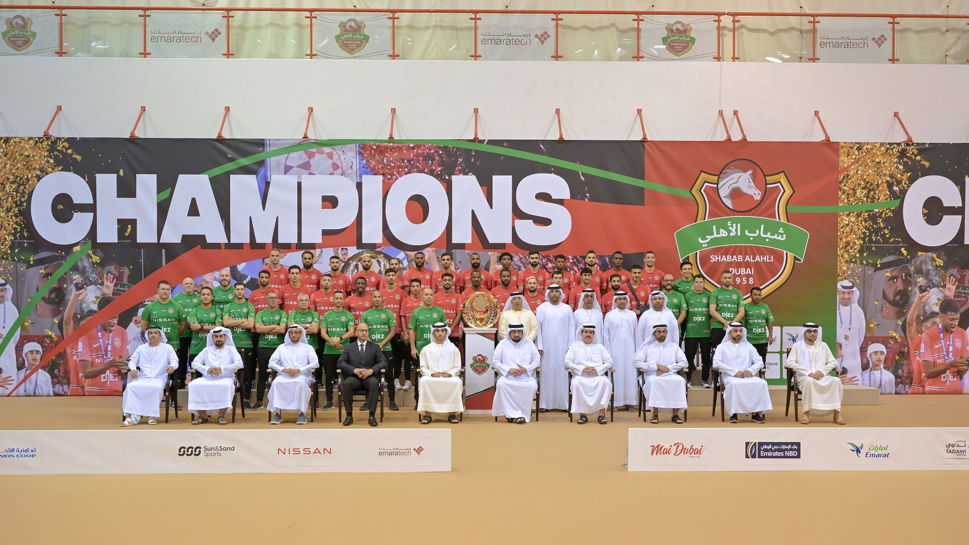 صورة بعنوان: أحمد بن محمد يلتقي لاعبي "شباب الأهلي" 