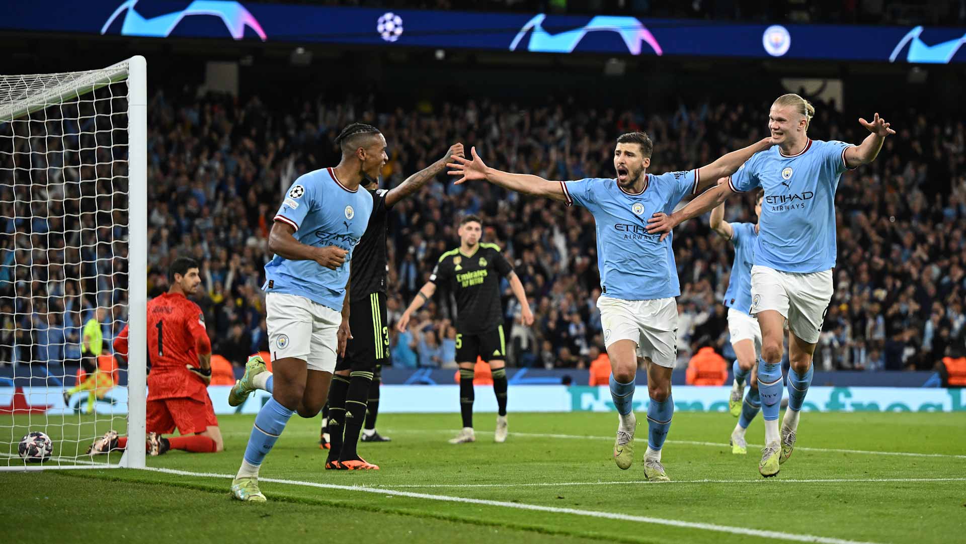 صورة بعنوان: مانشستر سيتي يمزق شباك ريال مدريد ويبلغ نهائي الأبطال 