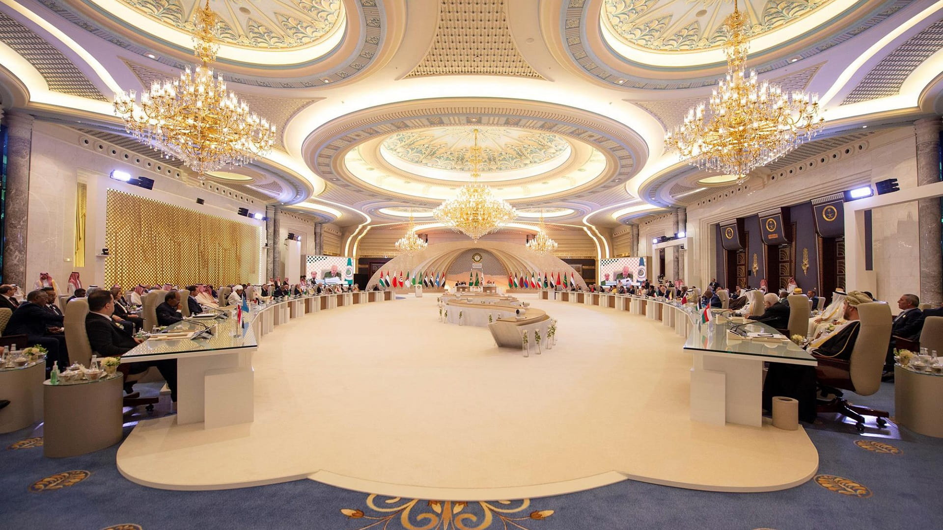 صورة بعنوان: إعلان جدة: القادة العرب يؤكدون أهمية تعزيز العمل العربي المشترك 