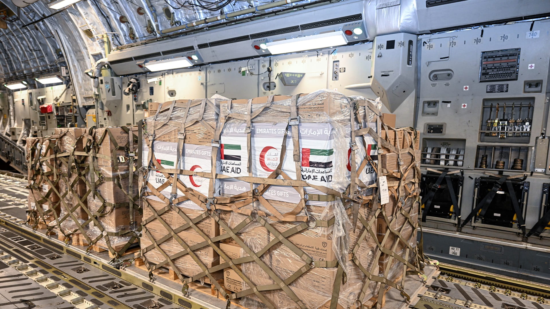 صورة بعنوان: الإمارات ترسل سفينة إمدادات إغاثية إلى السودان 