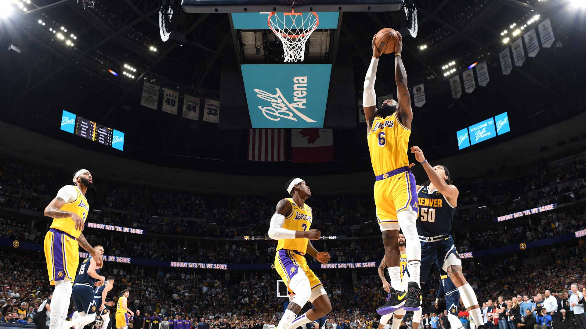 صورة بعنوان: دنفر يتقدم على ليكرز في نهائي المنطقة الغربية بالسلة الأميركية 