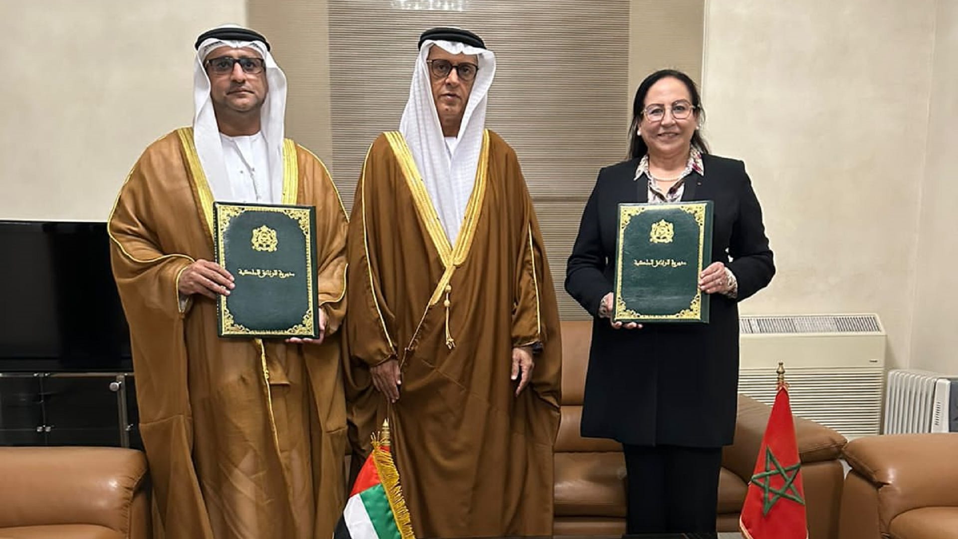 صورة بعنوان: الأرشيف والمكتبة الوطنية يعزز التعاون مع مديرية الوثائق المغربية 