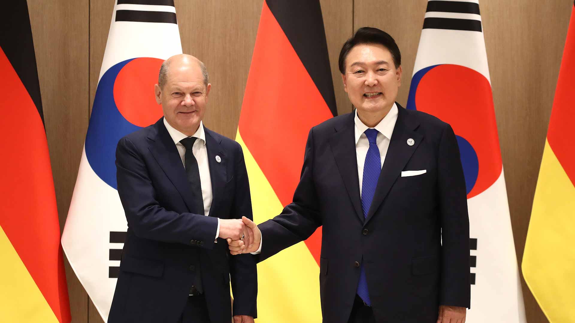 Image for the title: South Korea, Germany to sign military information-sharing pact 