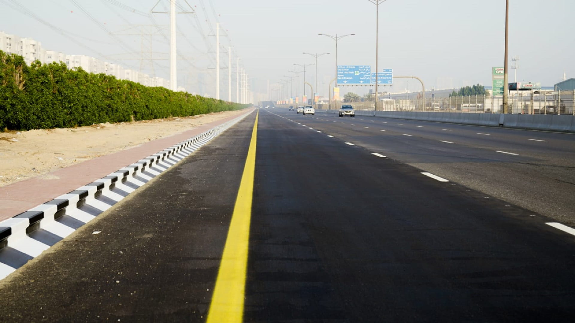 صورة بعنوان: "طرق الشارقة" تنجز تطوير الطريق الدائري باستحداث مسارات جديدة 