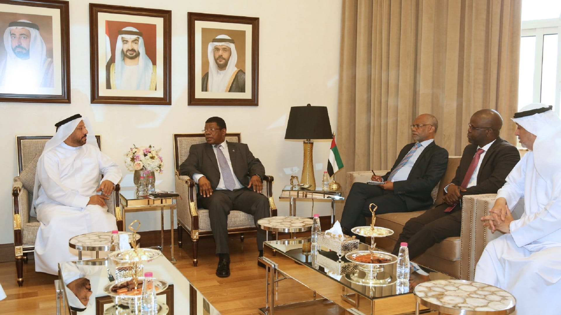 صورة بعنوان: غرفة الشارقة تبحث تطوير العلاقات مع جزر القمر وجنوب إفريقيا 