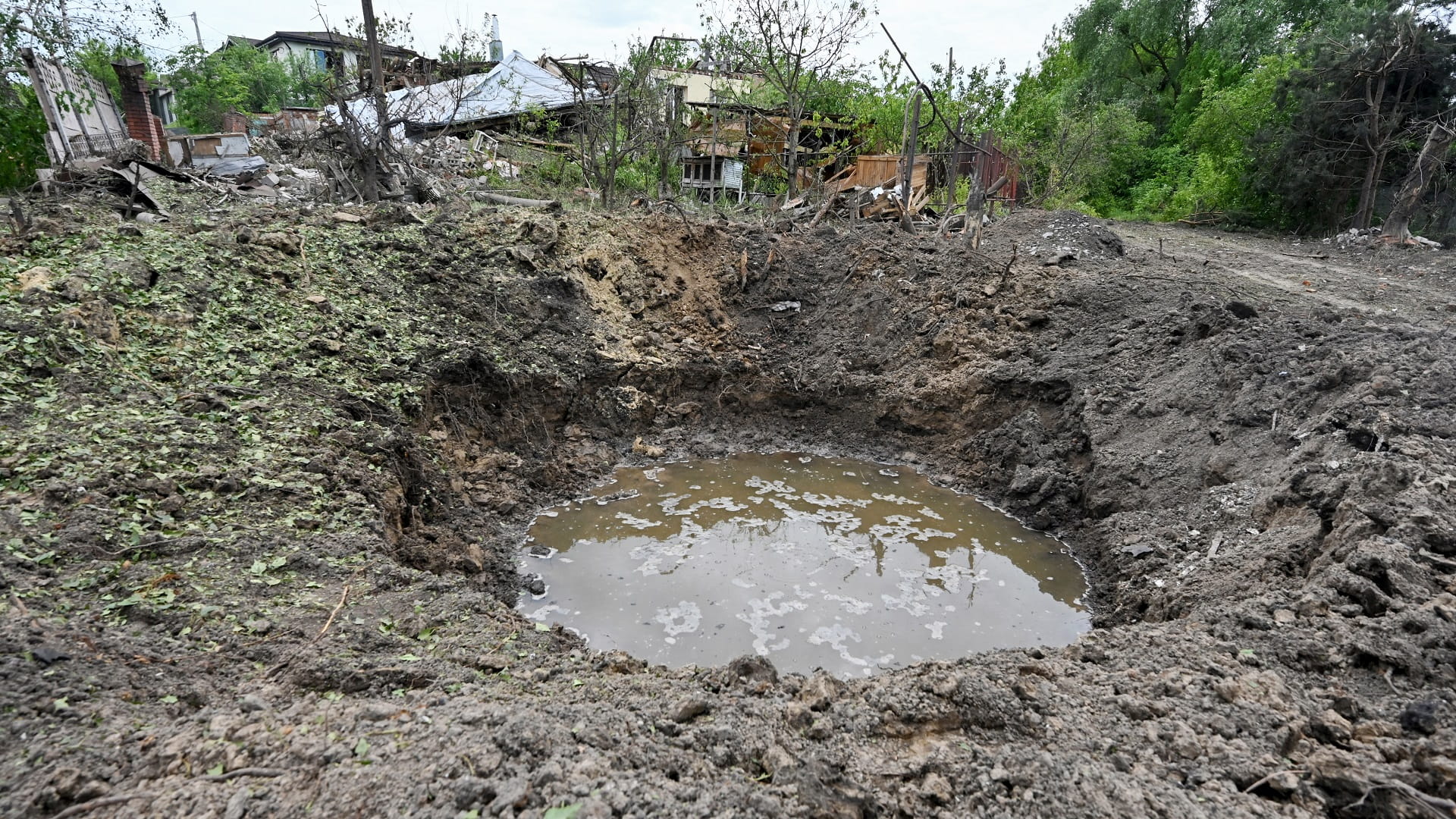 صورة بعنوان: هجمات ليلية عديدة بمسيّرات تستهدف منطقة بلغورود الروسية 