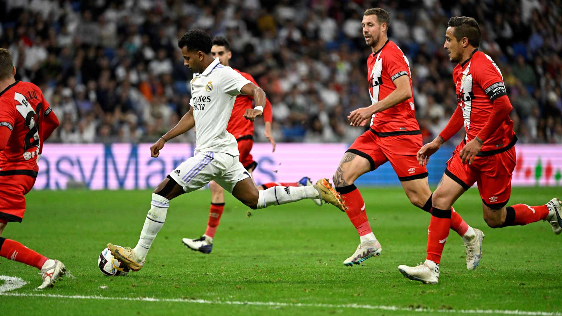 صورة بعنوان: ريال مدريد يعبر فاييكانو بثنائية بالدوري الإسباني 