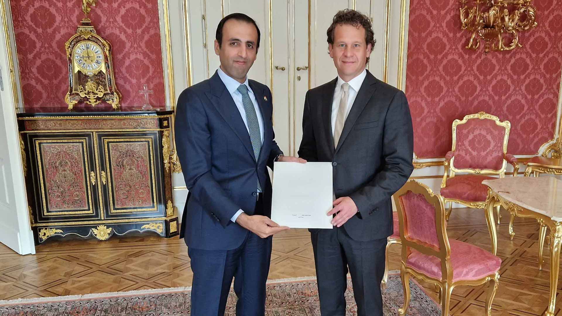 صورة بعنوان: رئيس الدولة يبعث رسالة خطية إلى رئيسة المجر تتضمن دعوة لحضور COP28 