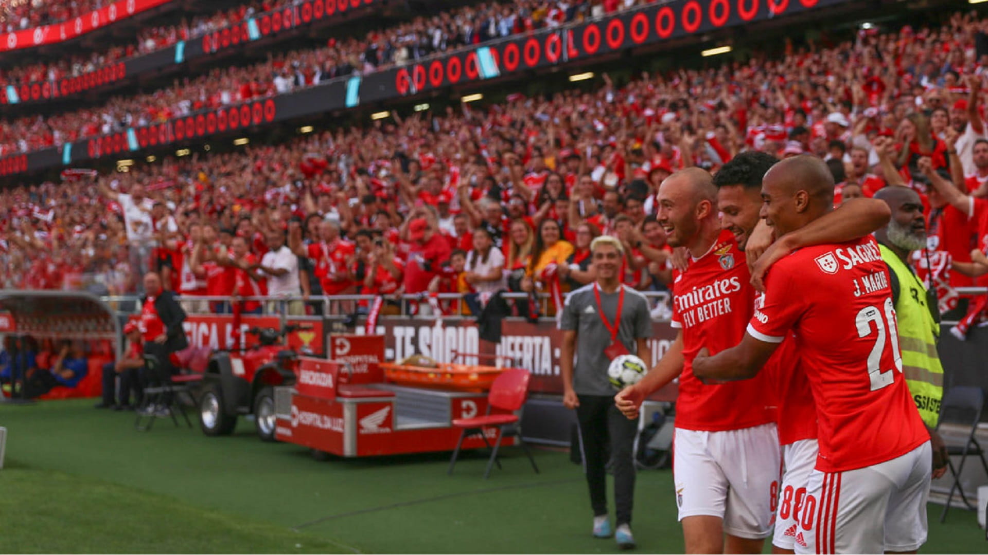Image for the title: Benfica win record-setting 38th Portuguese league title 