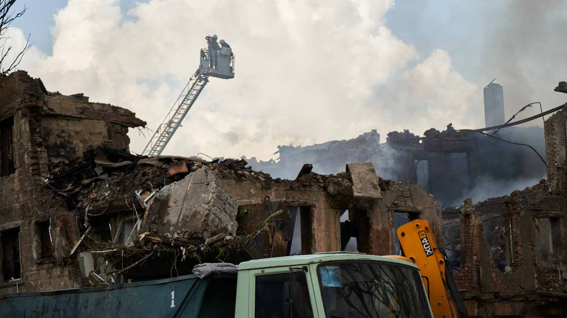 Image for the title: One killed in massive Russian drone strike in Kiev 