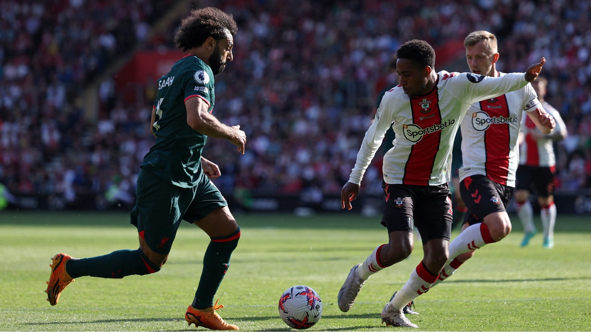 Image for the title: Liverpool and Southampton draw 4-4 in wild season finale 