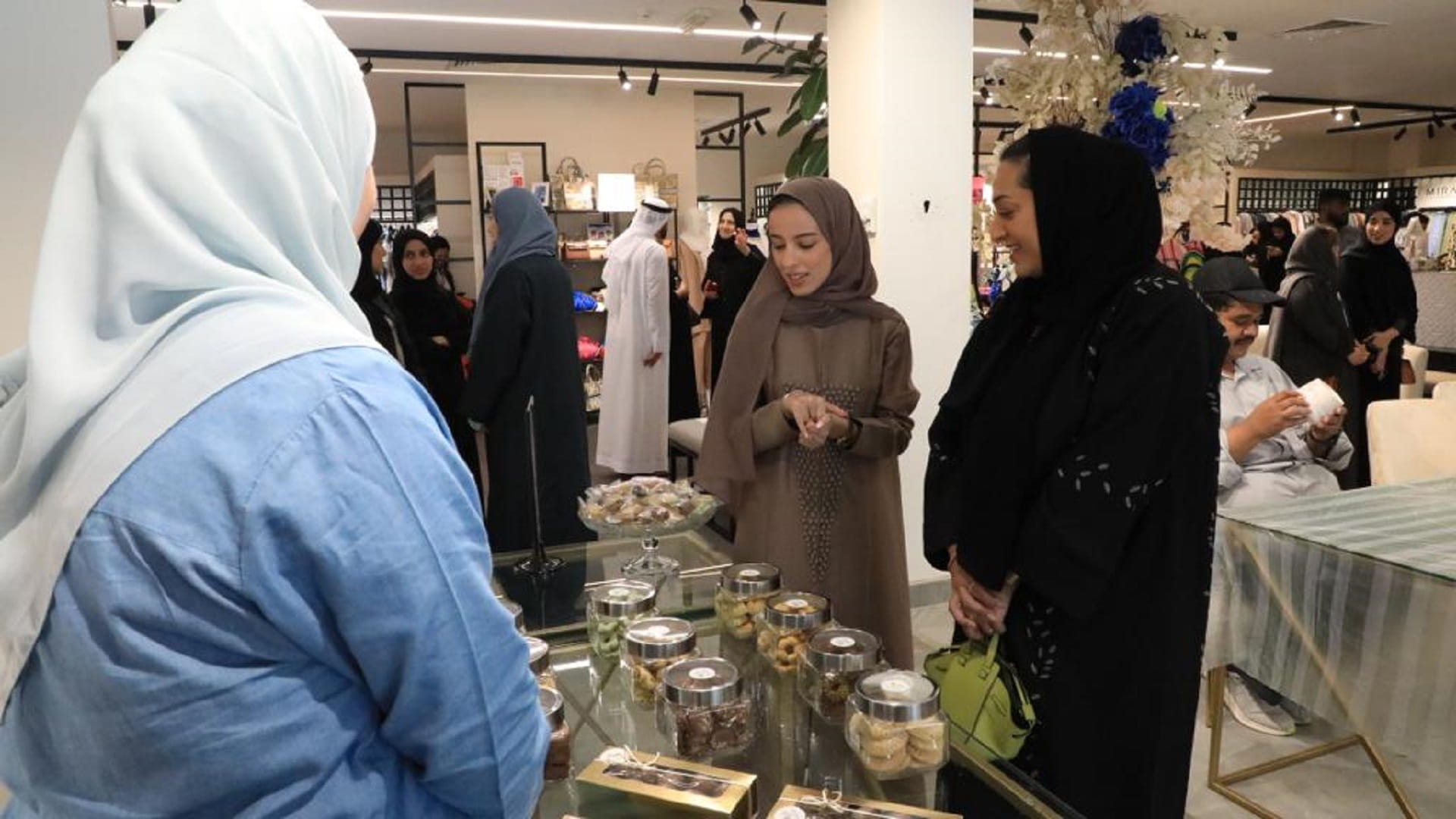 Image for the title: Nawar Al Qasimi inaugurates 1st " Taqueen" exhibition 