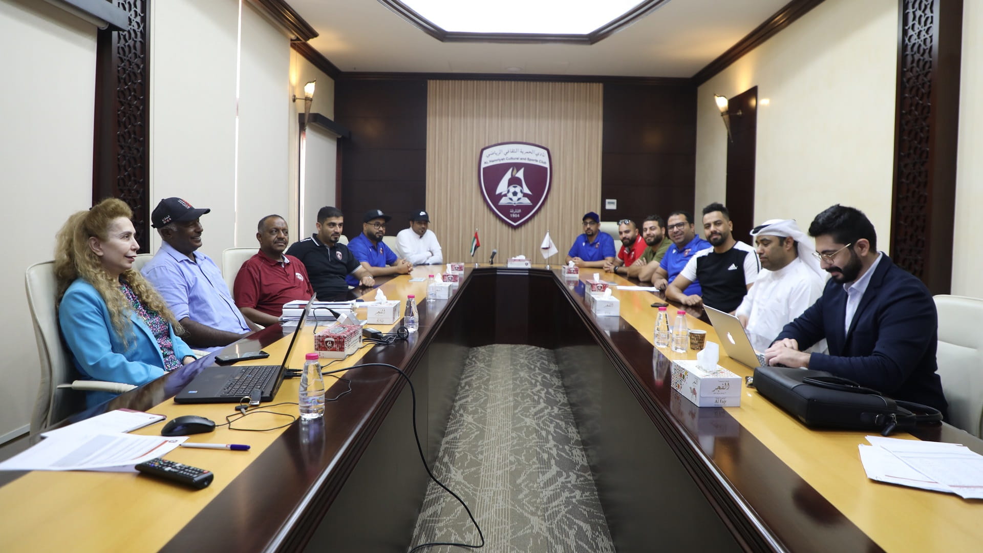 صورة بعنوان: نادي الحمرية يبحث إمكانية تجديد 4 شهادات "آيزو" 