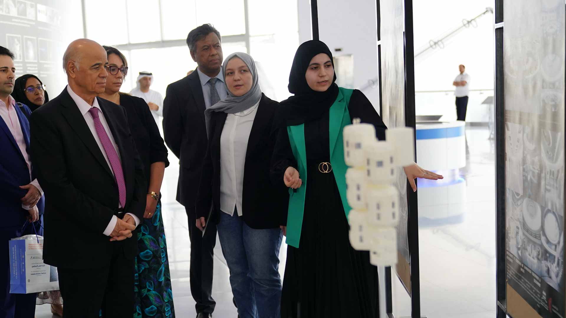 صورة بعنوان: كلية الهندسة بجامعة الشارقة تنظم معرض "التحول الفضائي" 