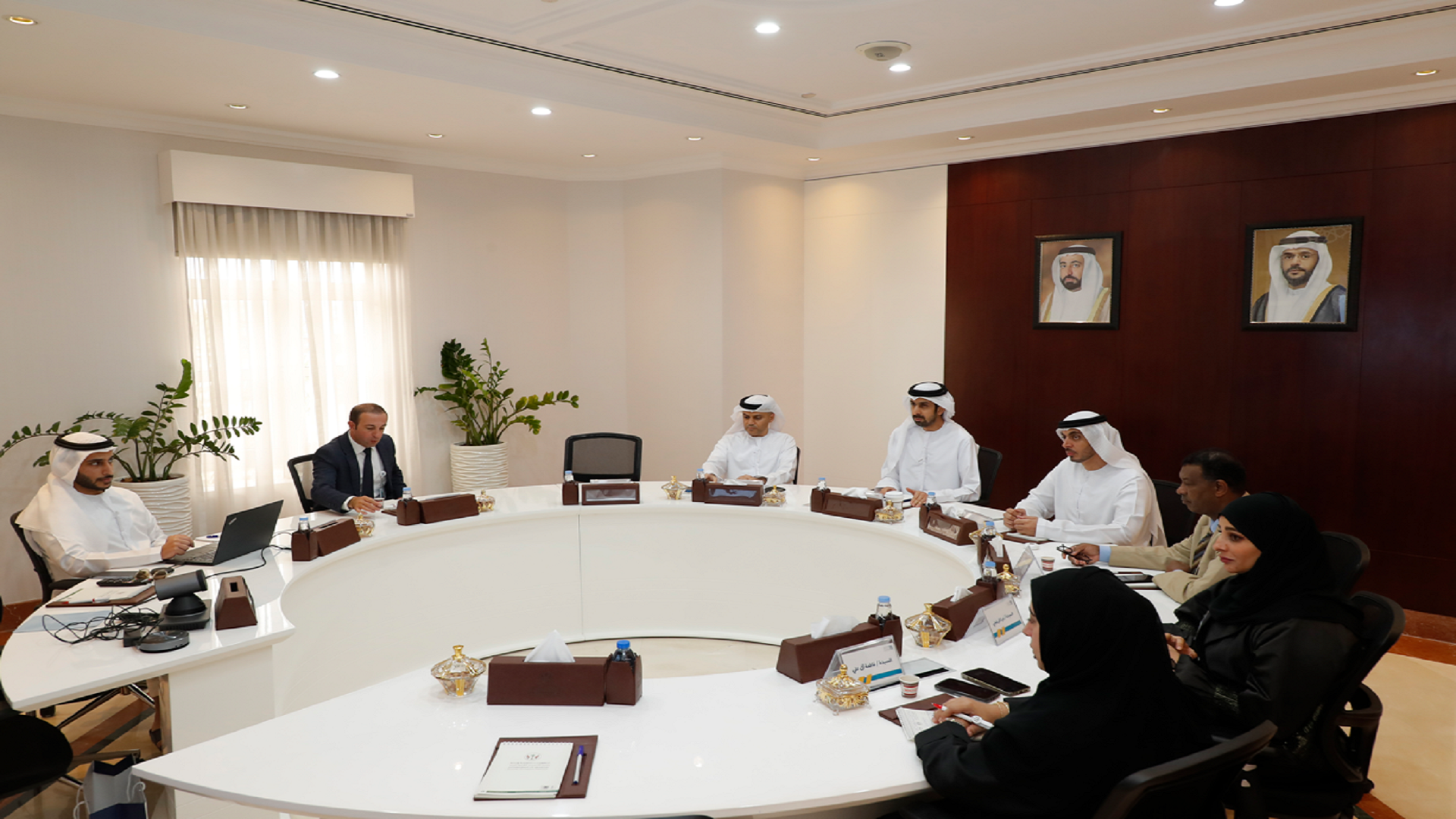 صورة بعنوان: "رُوّاد" تبحث إطلاق برامج تمويل جديدة تواكب متطلبات الخريجين الجدد 