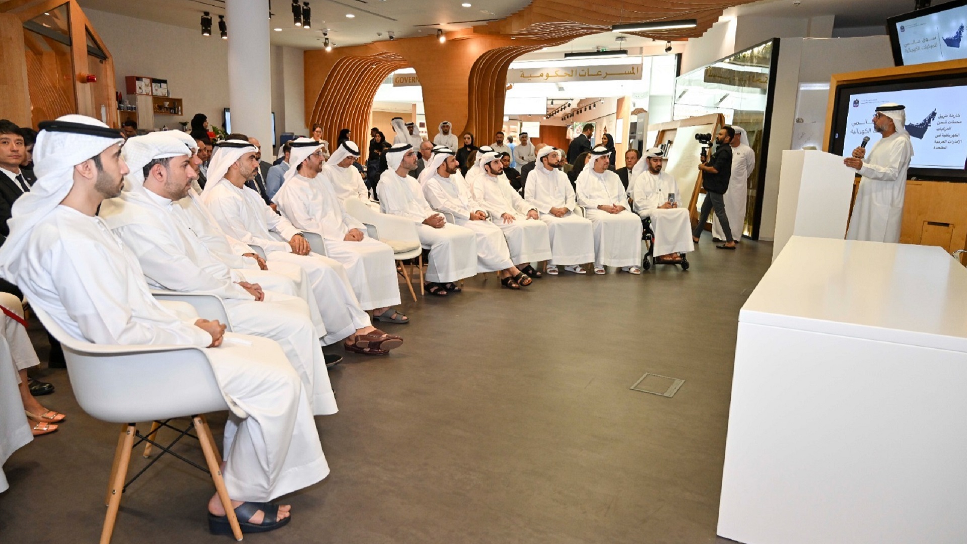 صورة بعنوان: المزروعي يعلن عن المشروع التحولي "سوق عالمي للمركبات الكهربائية" 