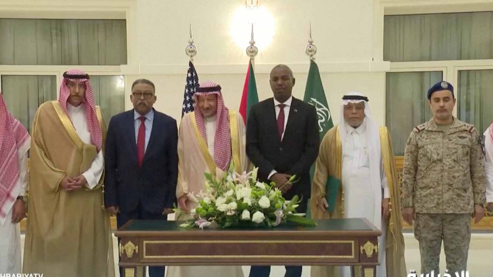 صورة بعنوان: رغم هشاشة الهدنة...الجيش السوداني يعلق محادثات وقف إطلاق النار 