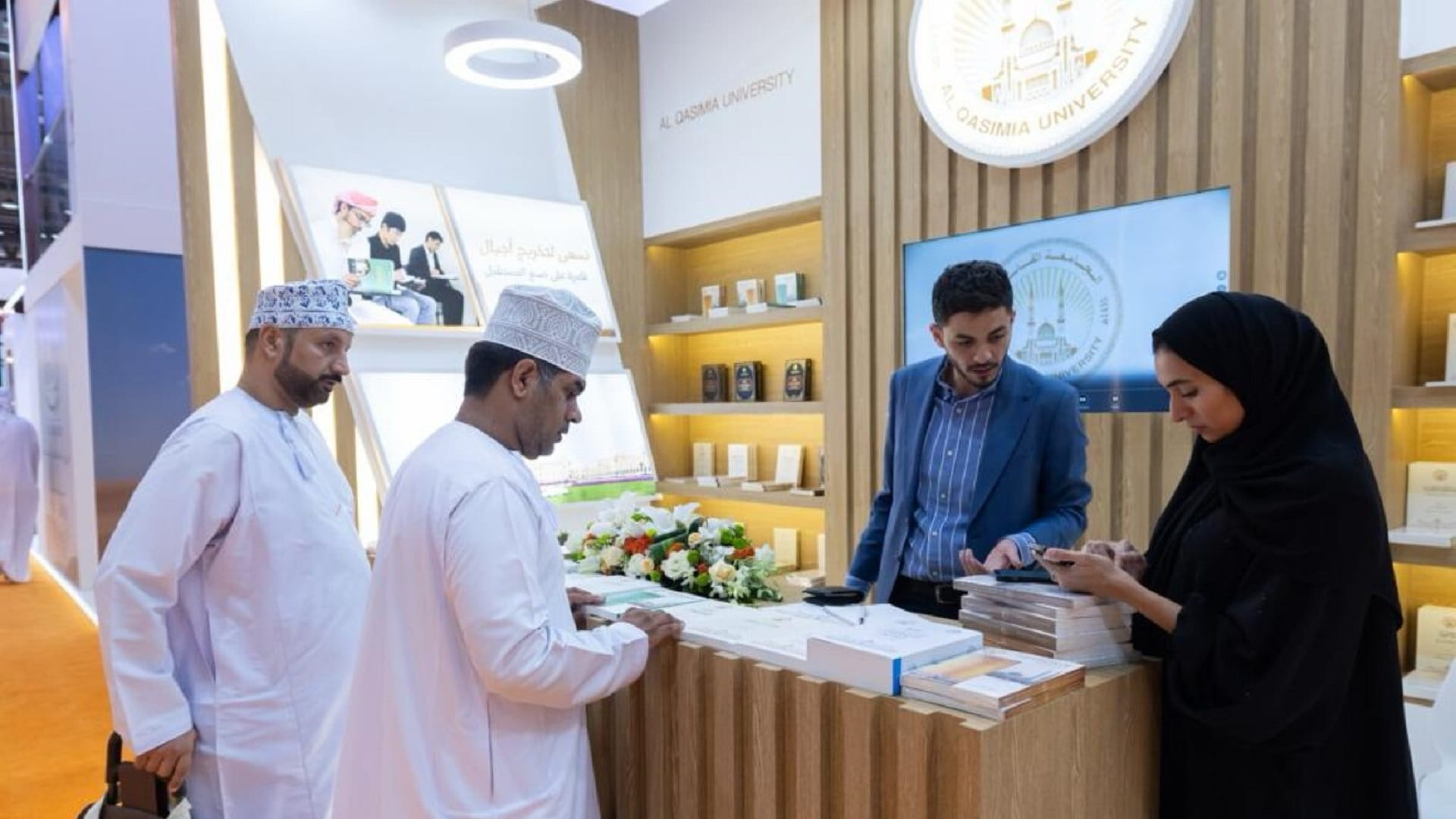 صورة بعنوان: الجامعة القاسمية تستعرض 40 من إصداراتها في الشارقة الدولي للكتاب 