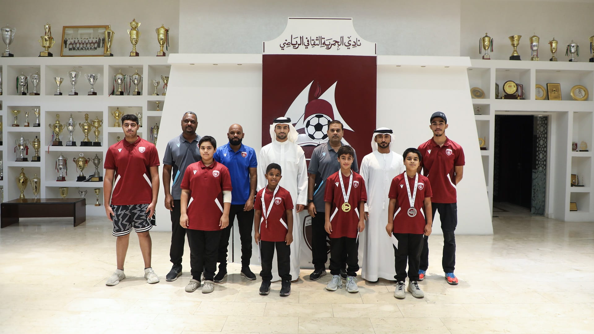 صورة بعنوان: نادي الحمرية يكرّم أصحاب الإنجازات لشهري سبتمبر وأكتوبر الماضيين 