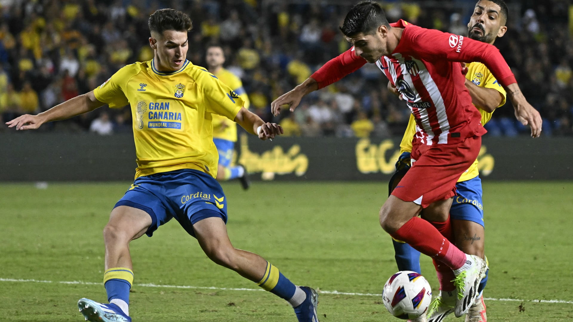 صورة بعنوان: أتلتيكو مدريد يتعثر أمام لاس بالماس في الدوري الإسباني 