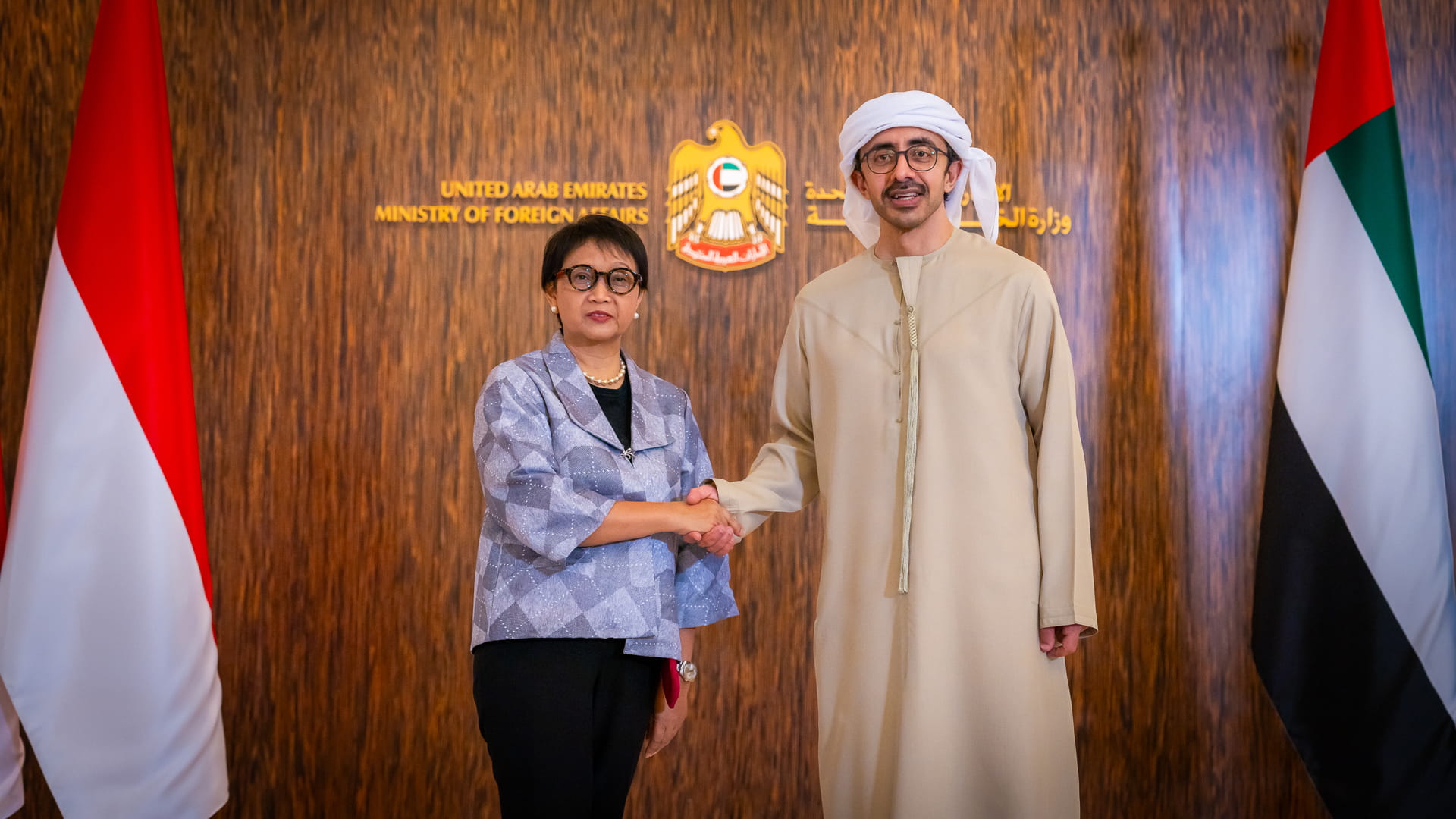 صورة بعنوان: عبد الله بن زايد يترأس أعمال اللجنة الإماراتية – الإندونيسية 