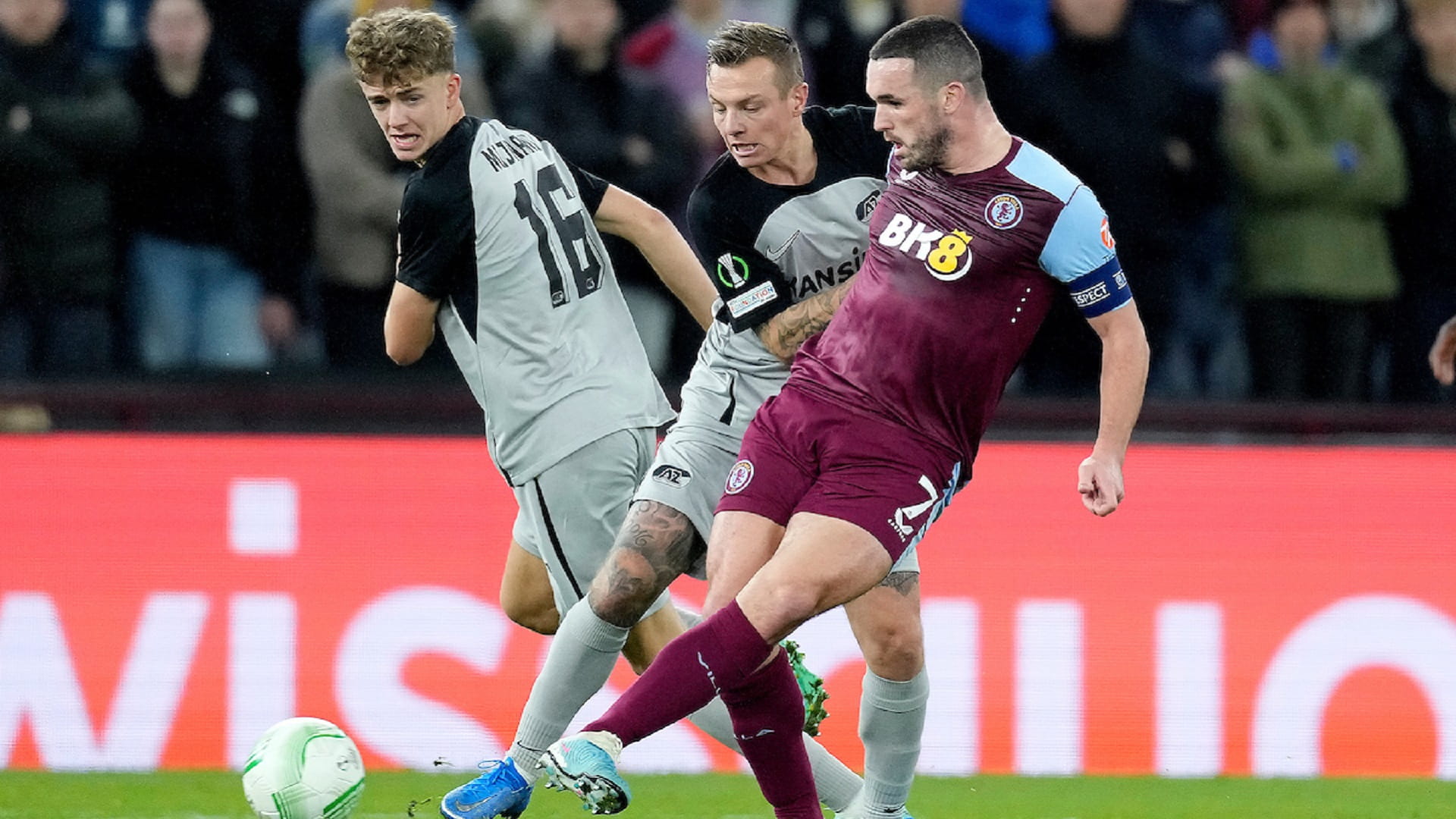 صورة بعنوان: أستون فيلا يتخطى ألكمار الهولندي في دوري المؤتمر الأوروبي 