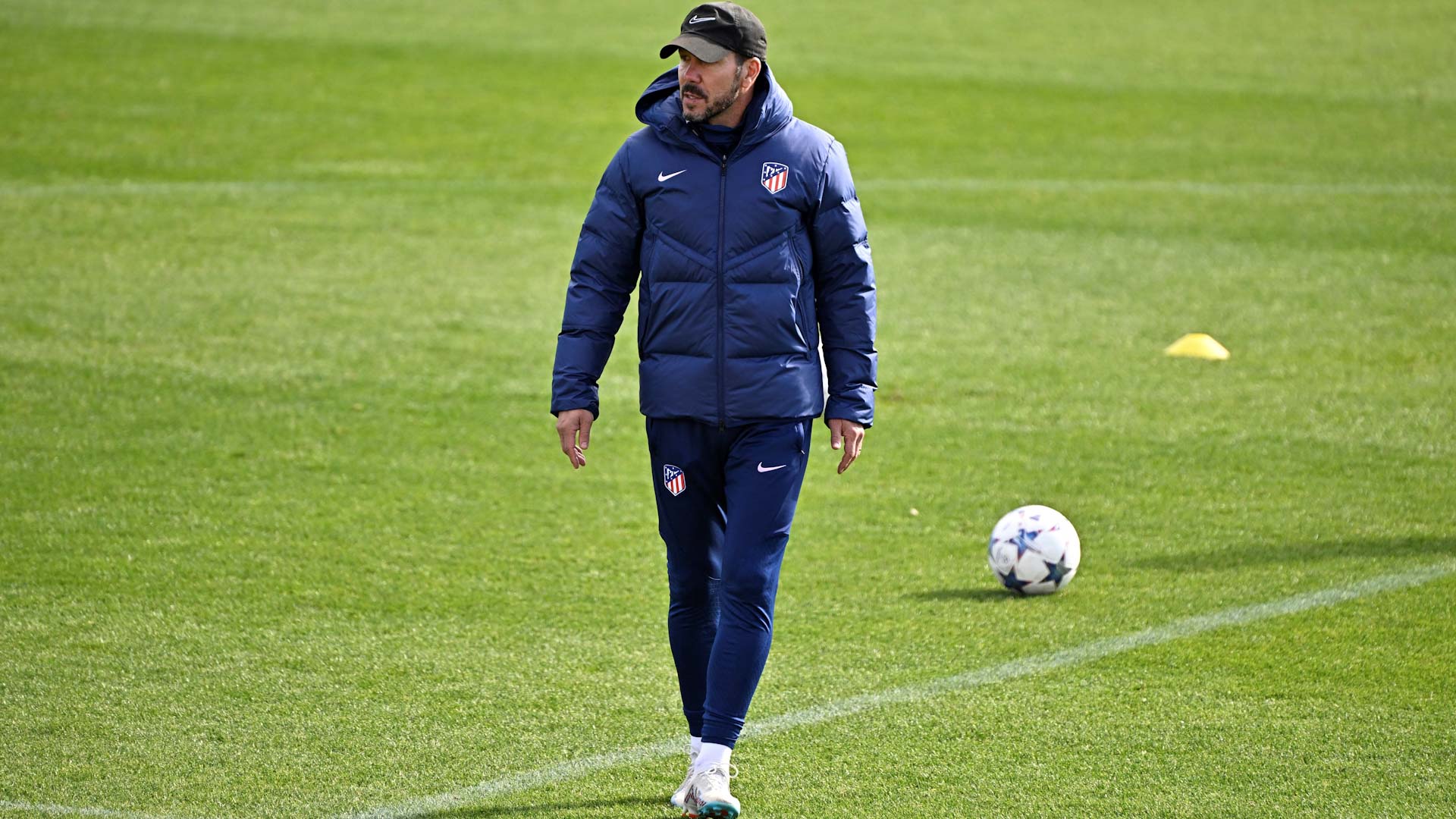 صورة بعنوان: أتلتيكو مدريد الإسباني يمدد عقد المدرب الأرجنتيني سيميوني  