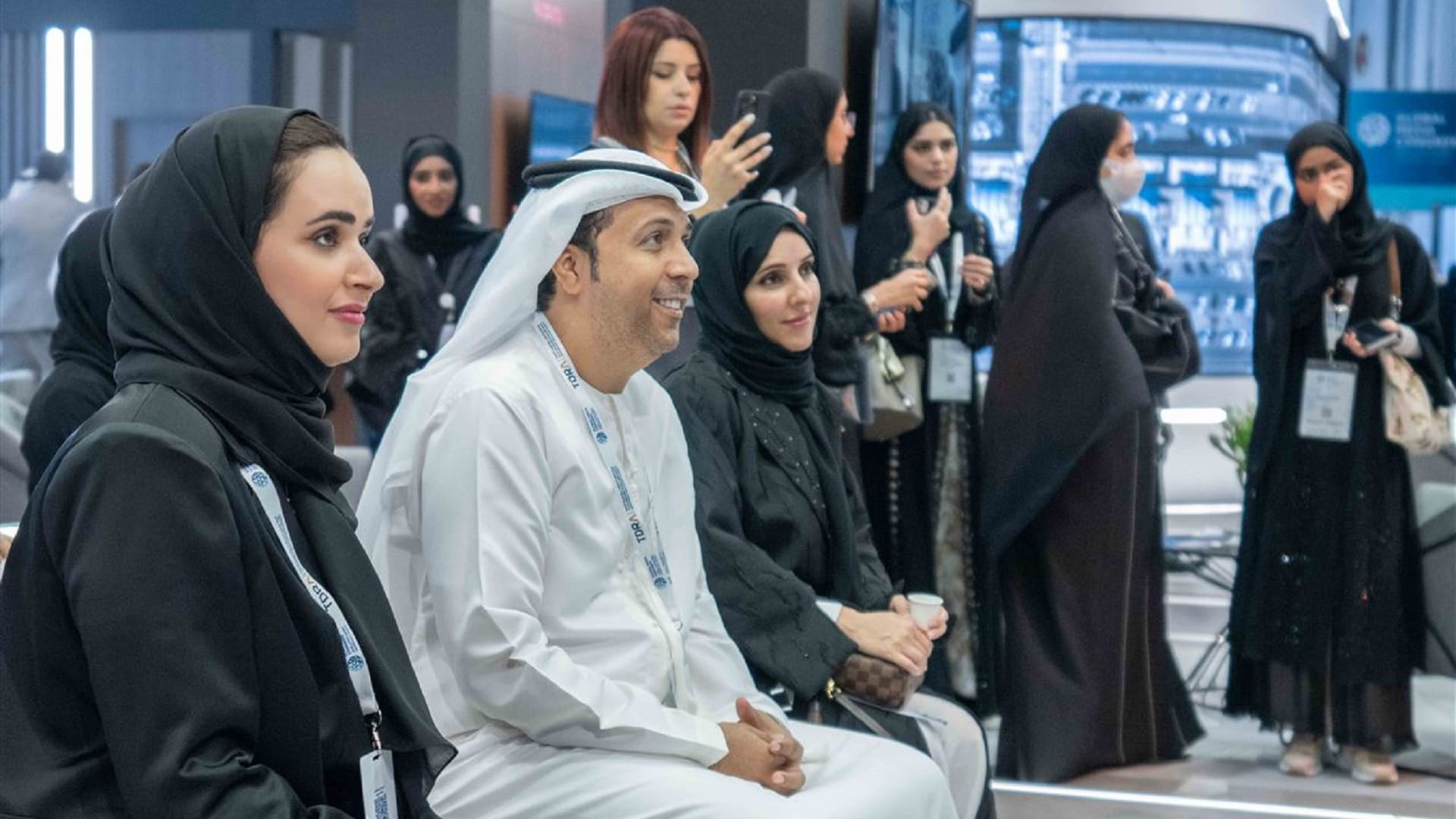 صورة بعنوان: المكتب الإعلامي لحكومة الشارقة يشارك بالكونغرس العالمي للإعلام 2 