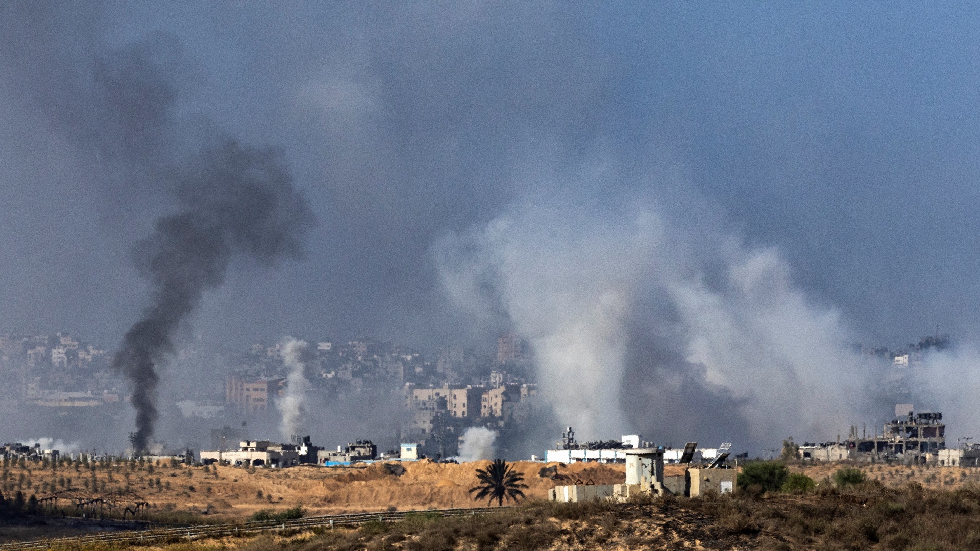صورة بعنوان: ارتفاع عدد ضحايا الحرب على غزة إلى 11180 وفاة و28 ألف إصابة 