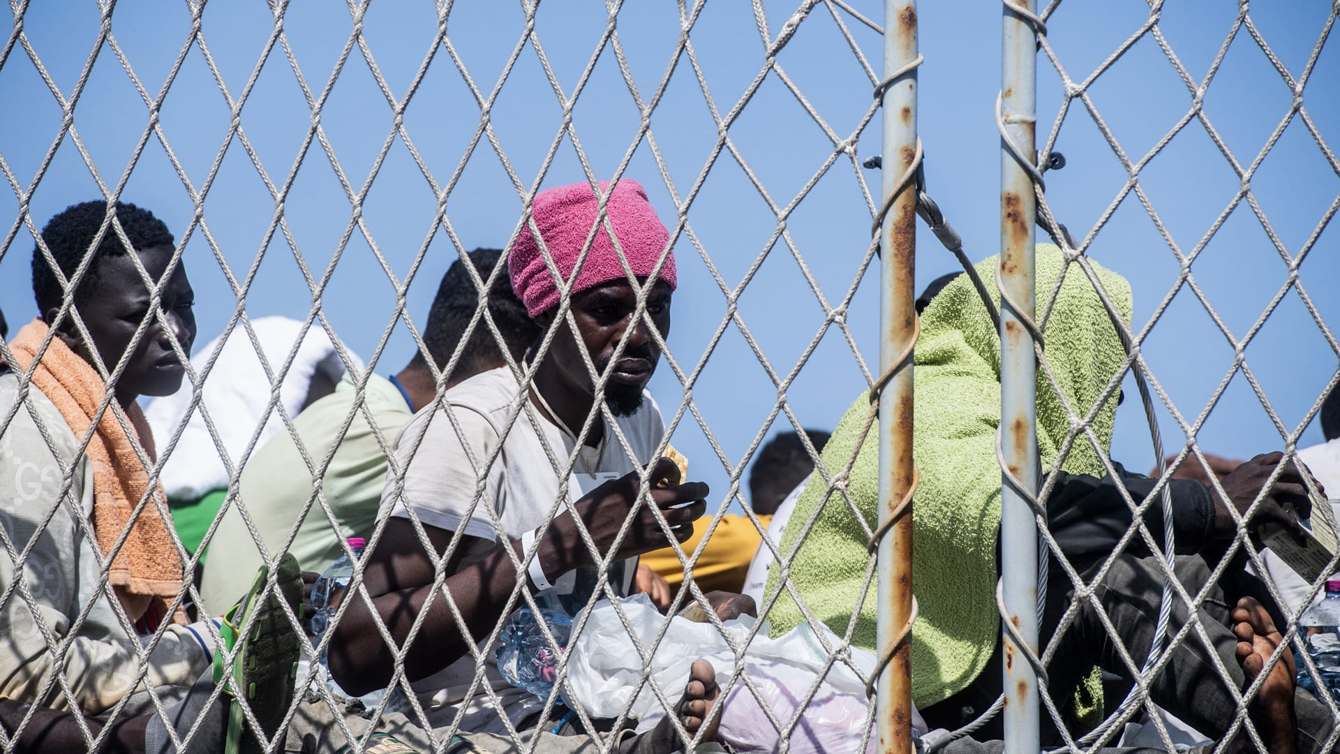 صورة بعنوان: بسبب تسرب الغاز.. 31 إصابة بانفجار مبنى يؤوي طالبي لجوء في إيطاليا 