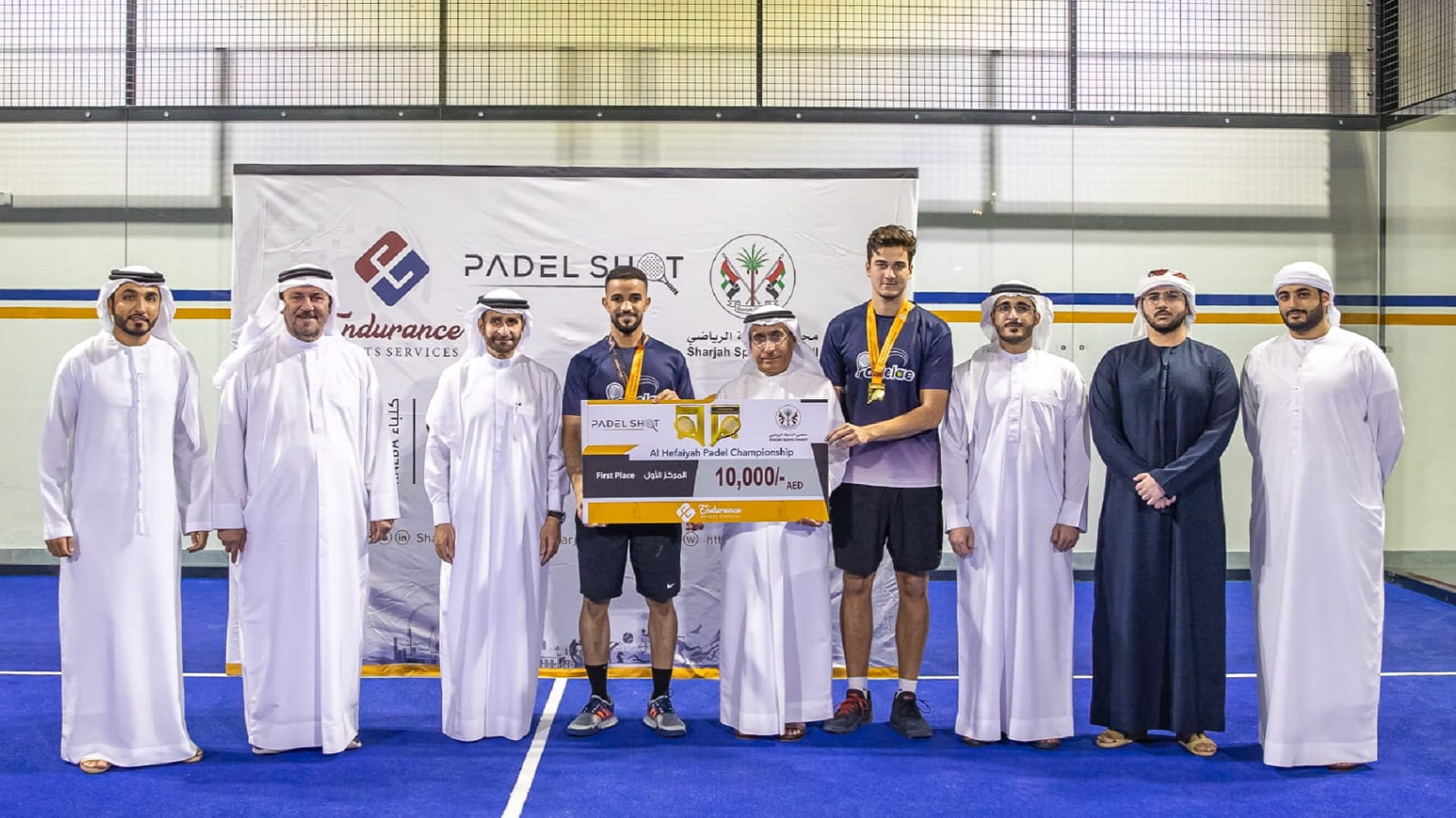صورة بعنوان: الشارقة الرياضي يتوج أبطال الحفية للبادل تنس بكلباء 