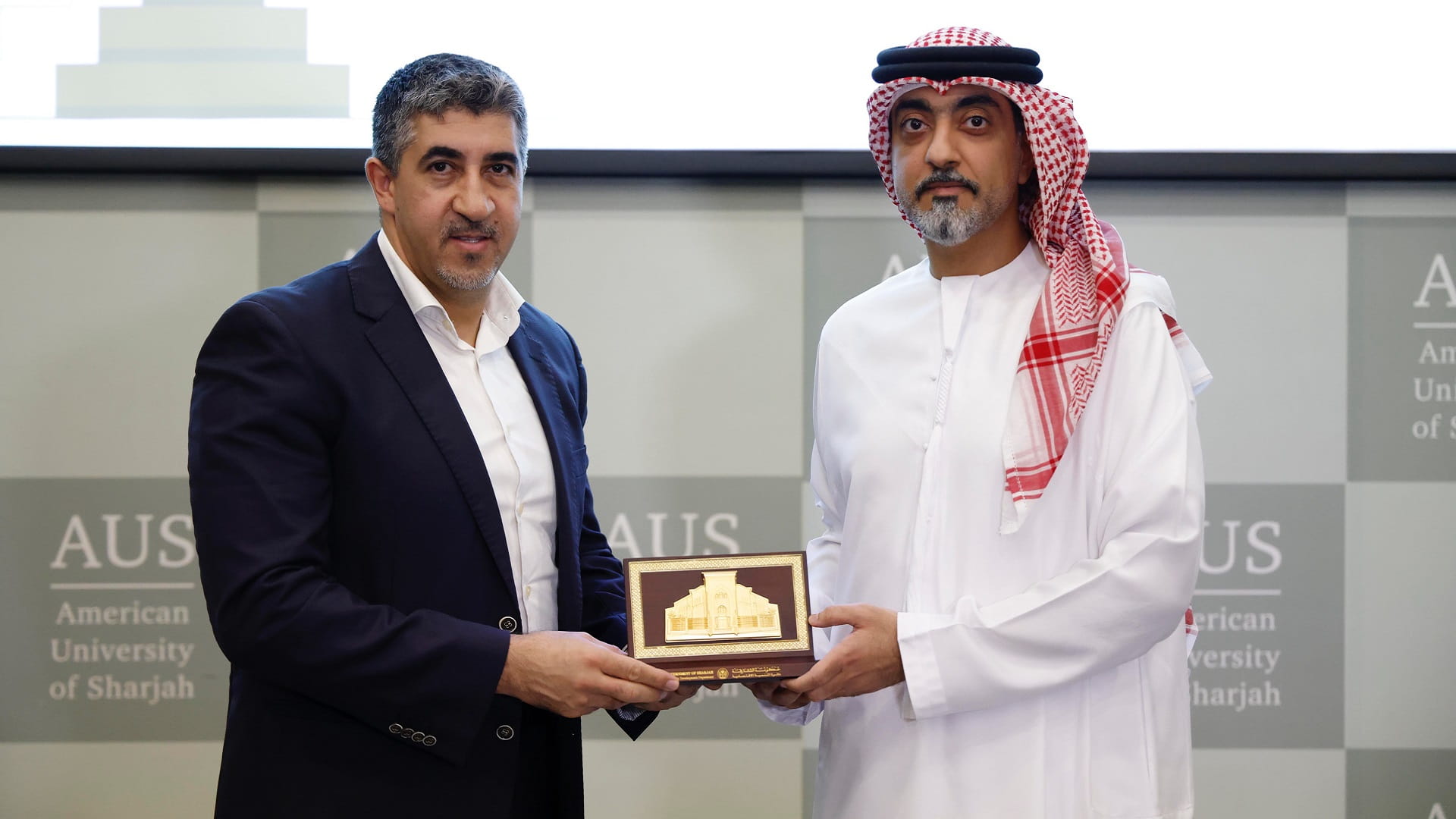 صورة بعنوان: اقتصادية الشارقة تعزز الوعي في الجامعة الأميركية 