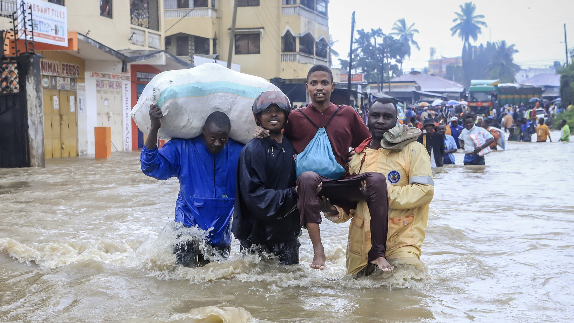 صورة بعنوان: أمطار غزيرة تخلف 111 قتيلاً وتشرد 700 ألف في القرن الإفريقي 
