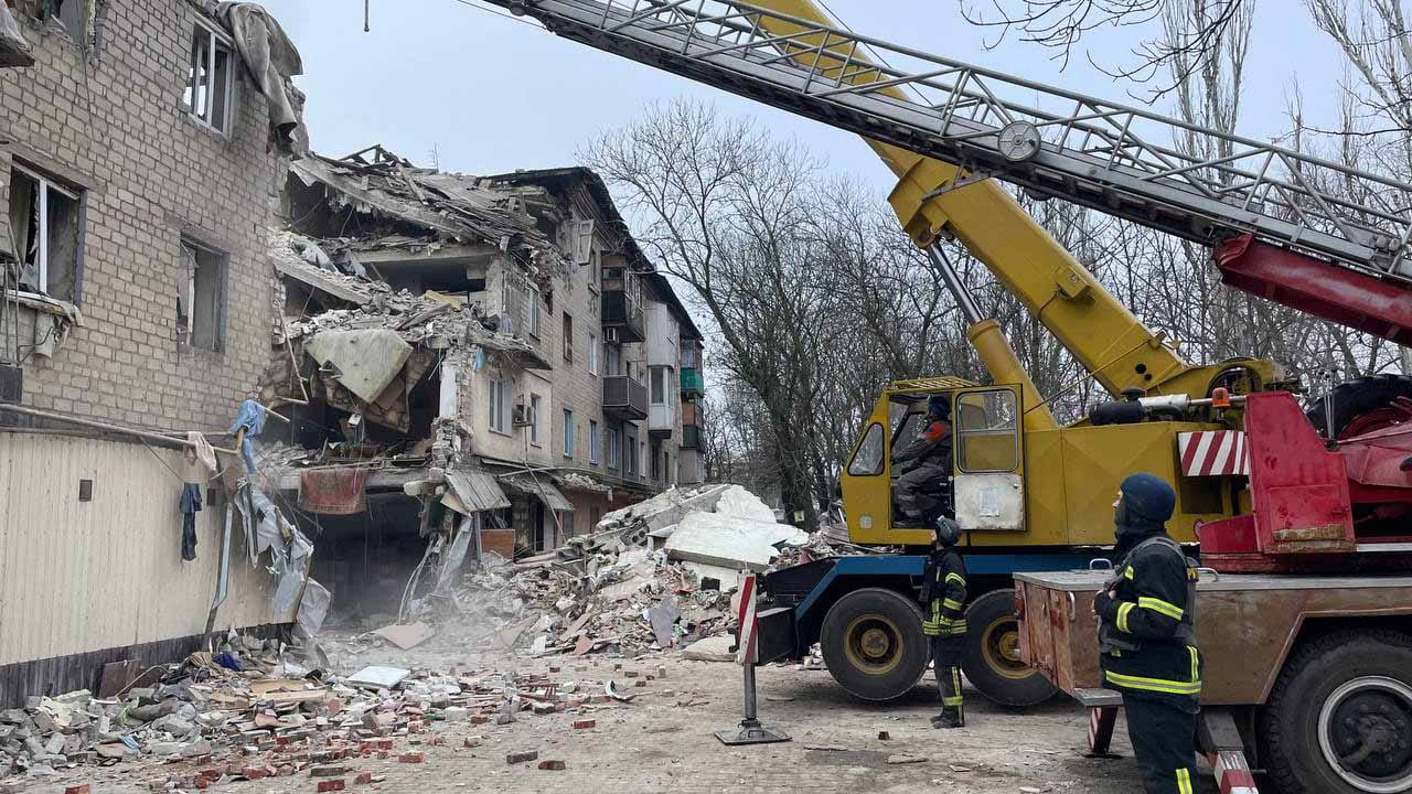 Image for the title: Kyiv and Moscow hit by overnight drone attacks 