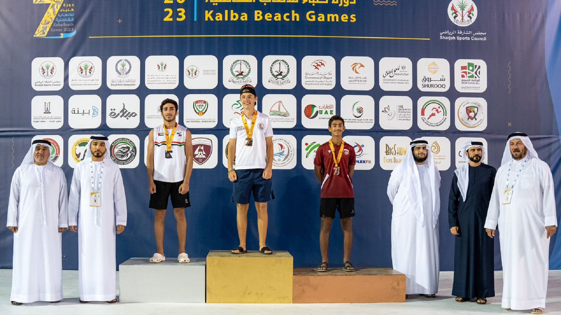 صورة بعنوان: سلطان بن سعيد بن صقر يتوج الفائزين بالتجديف بدورة كلباء الشاطئية  