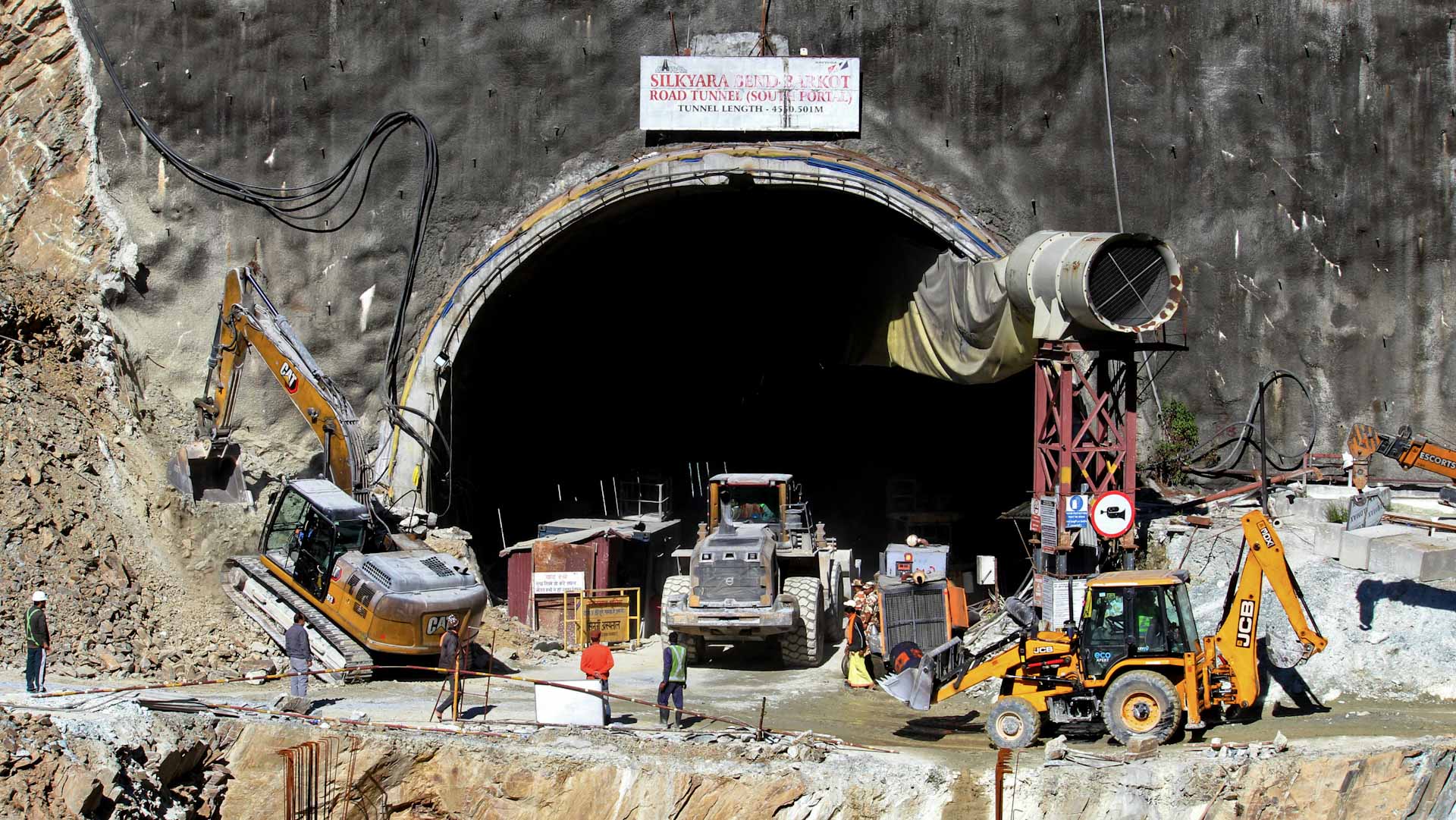 Image for the title: Indian workers trapped in tunnel for 10 days seen on camera 