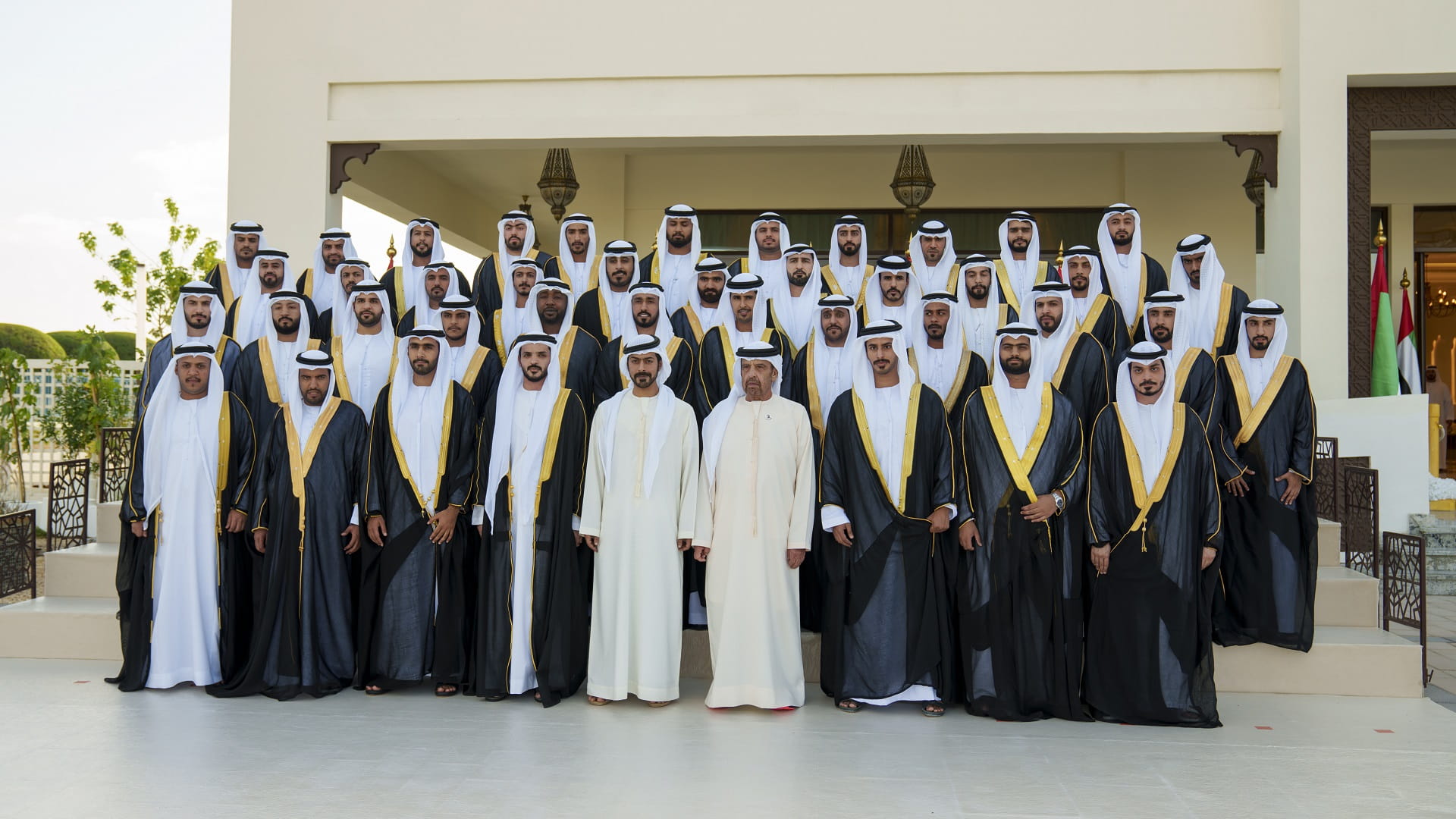 صورة بعنوان: خليفة بن طحنون: الأعراس الجماعية تعزز الترابط الاجتماعي والأسري 