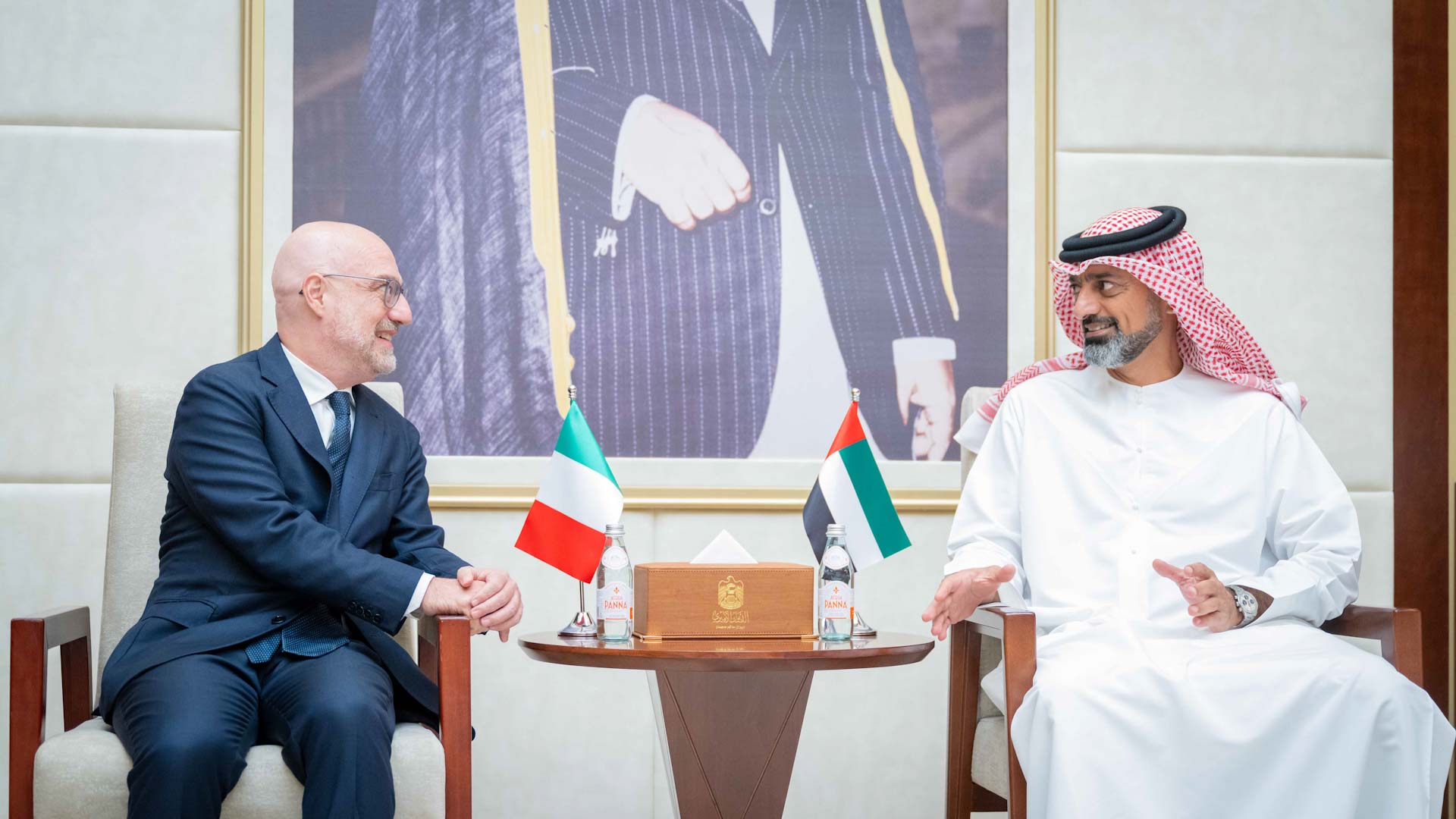 صورة بعنوان: ولي عهد عجمان يستقبل سفير إيطاليا 